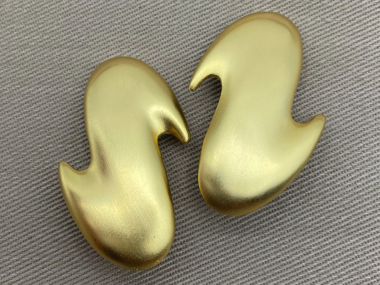 Abstract 80s Matte Gold Clip On Statement Earrings - Image 2