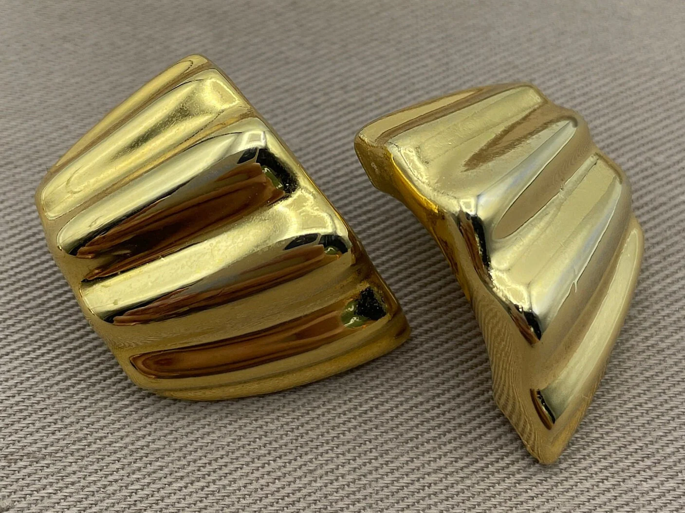 Abstract Asymmetrical Crinkled Gold Tone Statement Earrings for Pierced Ears - Image 4