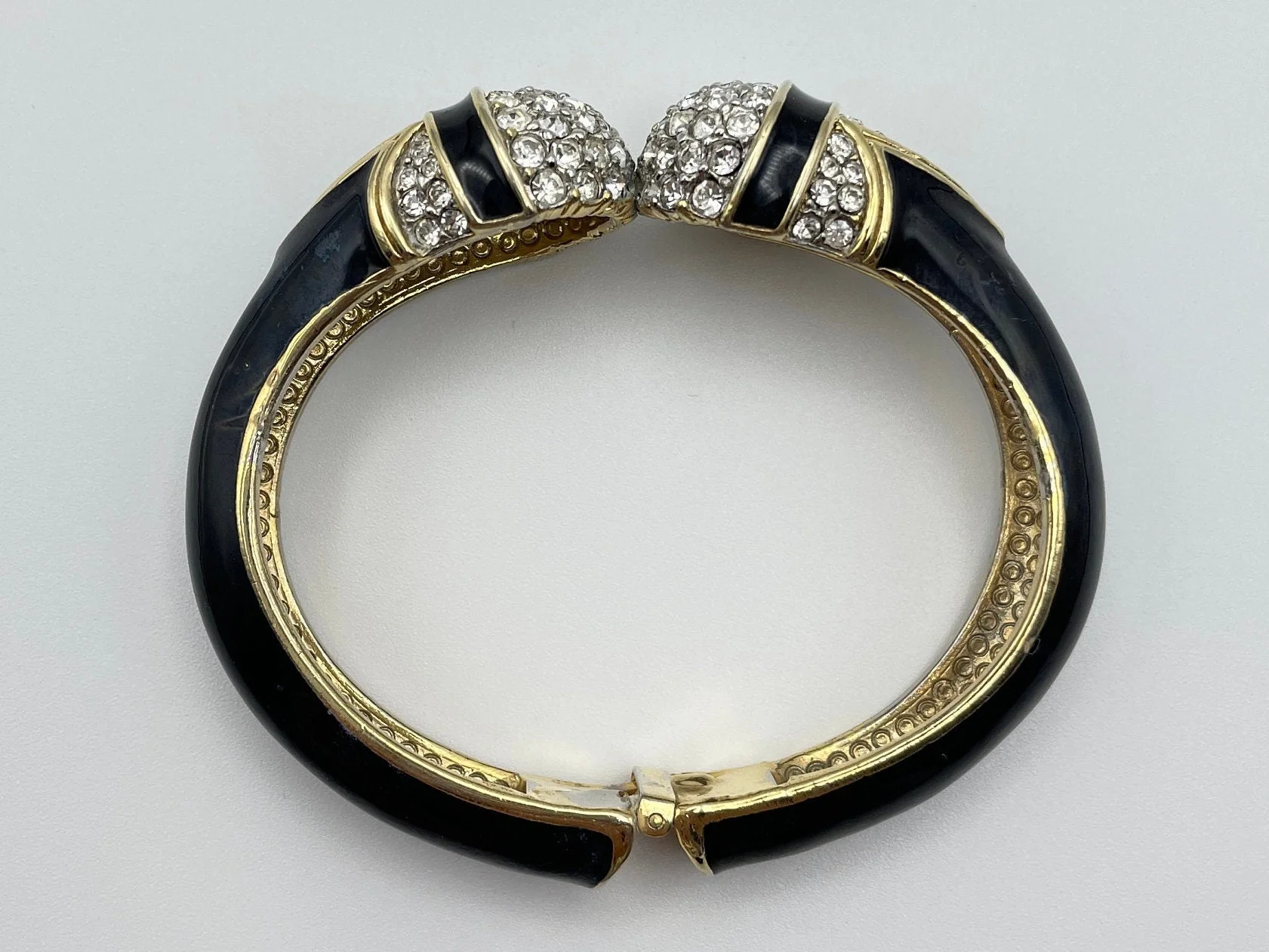 Art Deco Unsigned Black Enamel Rhinestone Clamper Bracelet by Ciner - Image 4