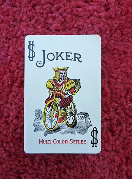 Art Nouveau Gold and Red Playing Cards In 50s Black Plastic Case - Image 3