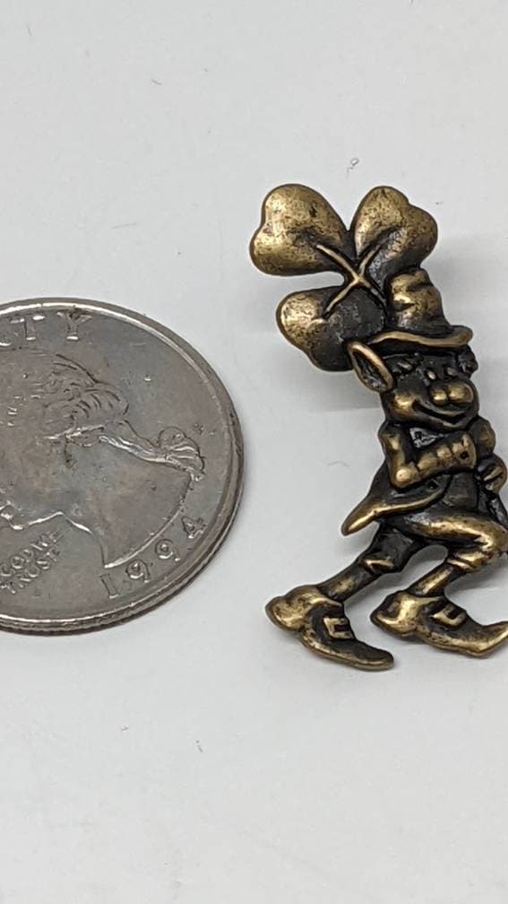 Artifacts Clutch Lapel Pins Set of Three Leprechauns Silvertone Goldtone and Brasstone St Patricks Day by J&J - Image 8