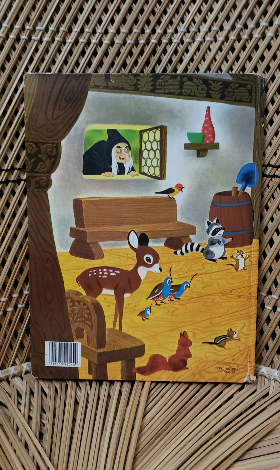 As Is 1982 Snow White and The Seven Dwarfs a Golden Book by Walt Disney - Image 10