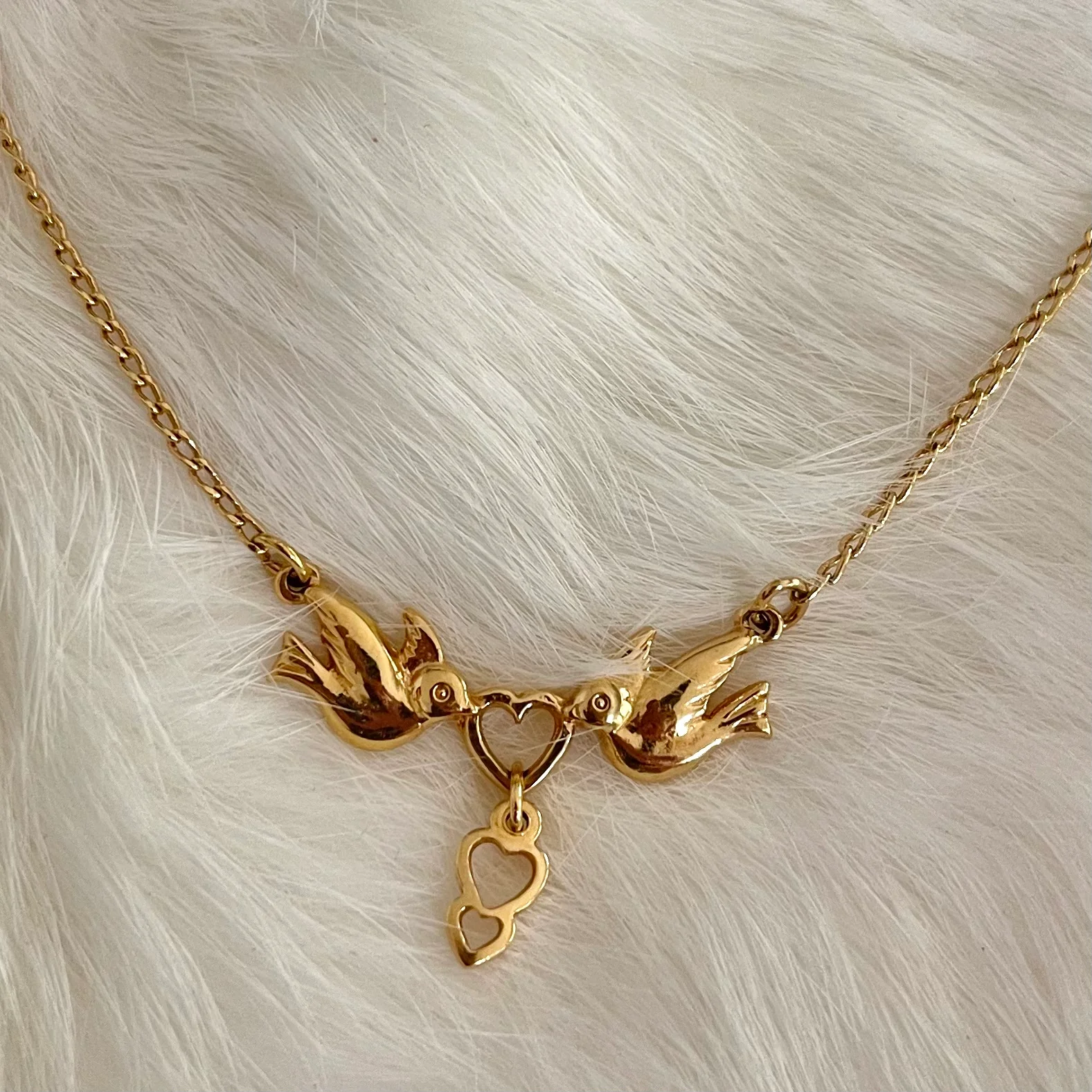 Avon Love Doves And Hearts Pendant Necklace - Image 4