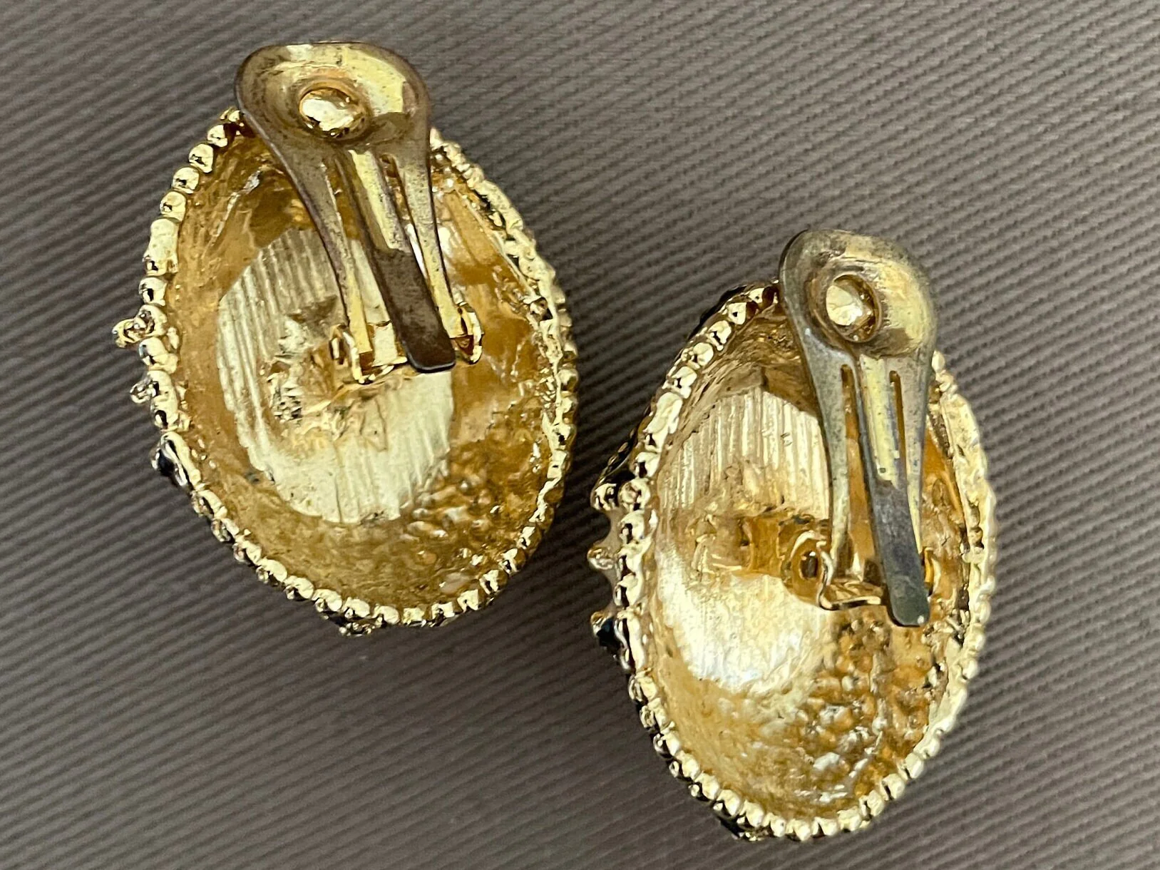 Baroque Faux Pearl Black and Cream Enamel Clip On Statement Earrings - Image 6