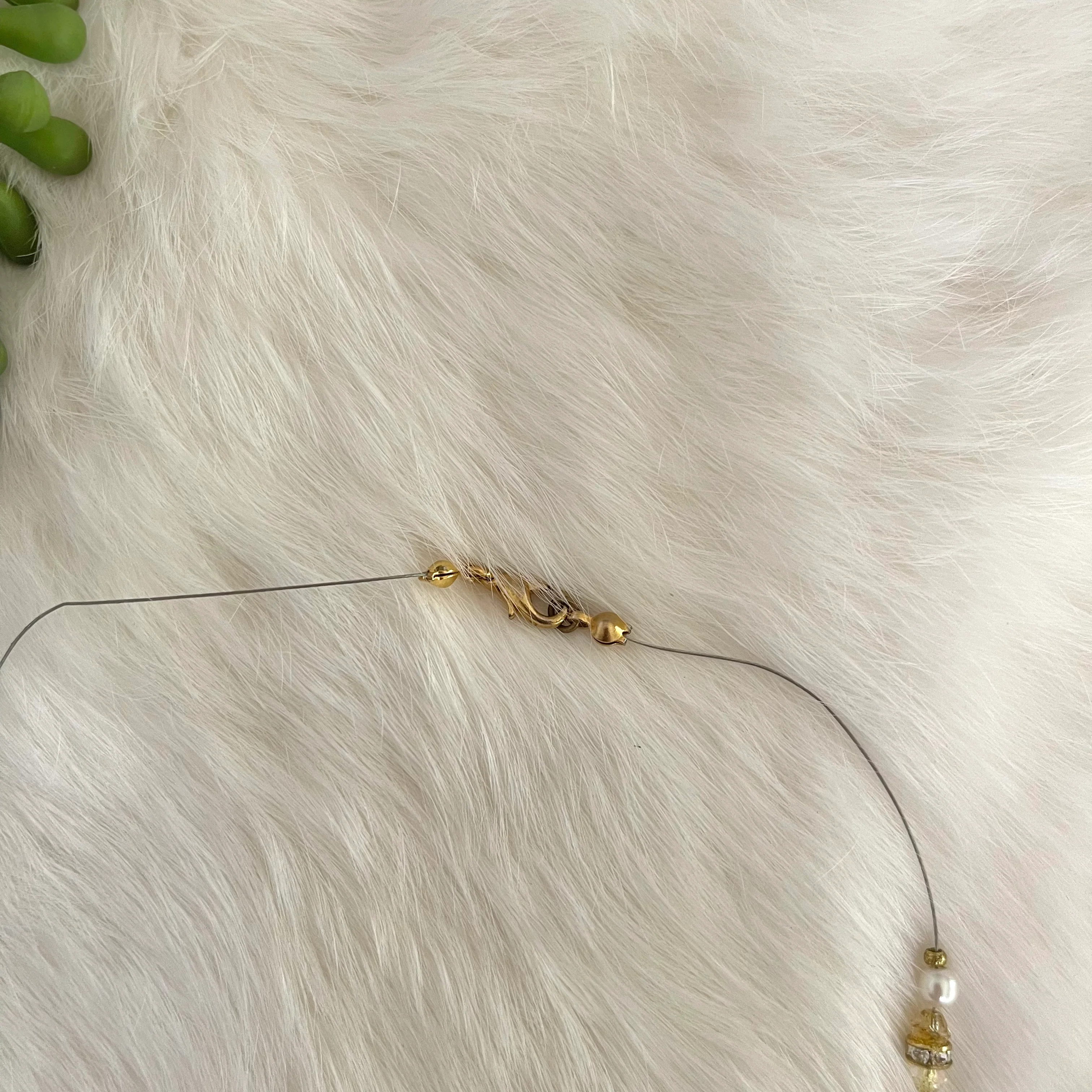 Beaded Faux Pearl Wire Necklace - Image 6