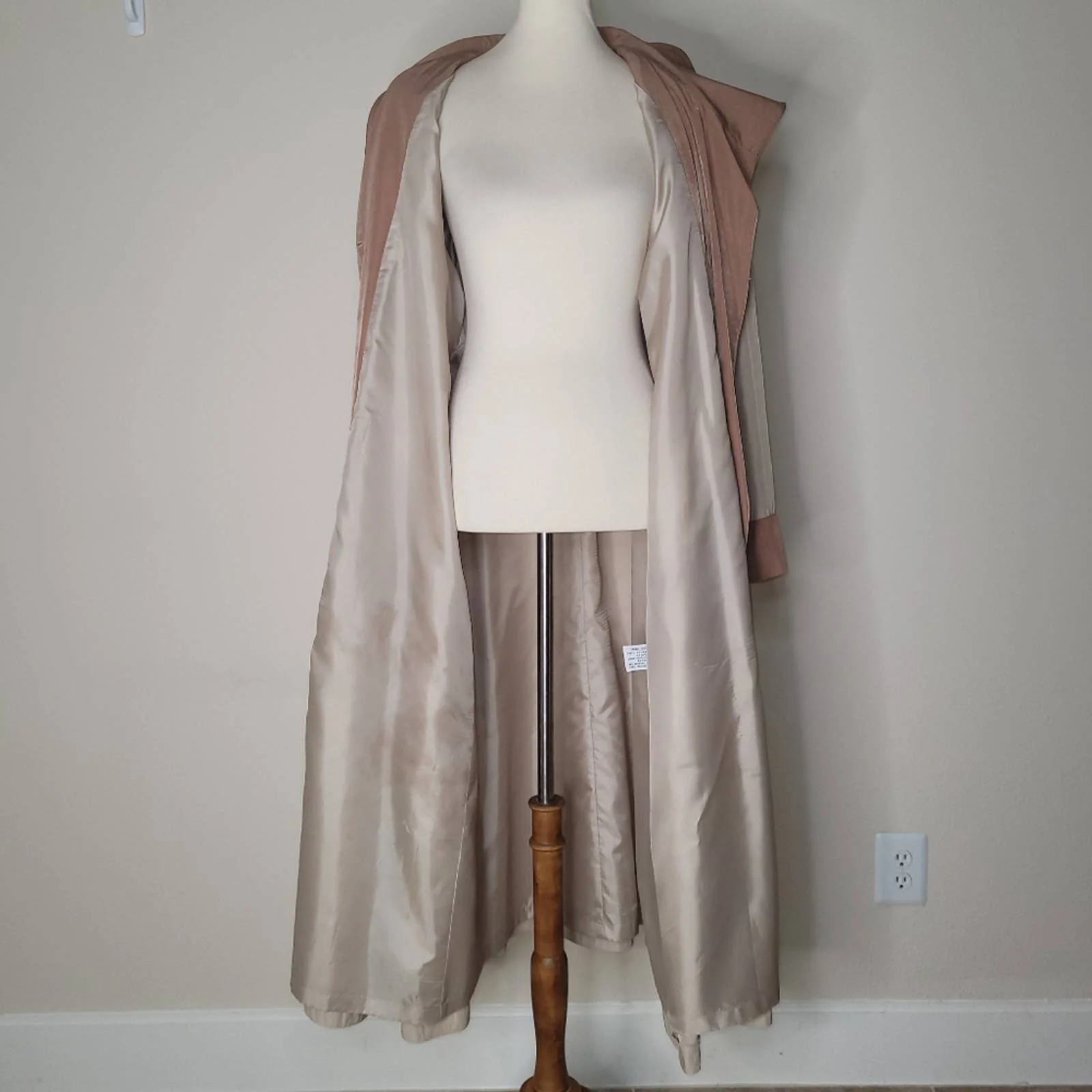 Beige/tan and Brown Vintage Long-Sleeved Belted Trench Coat - Image 7