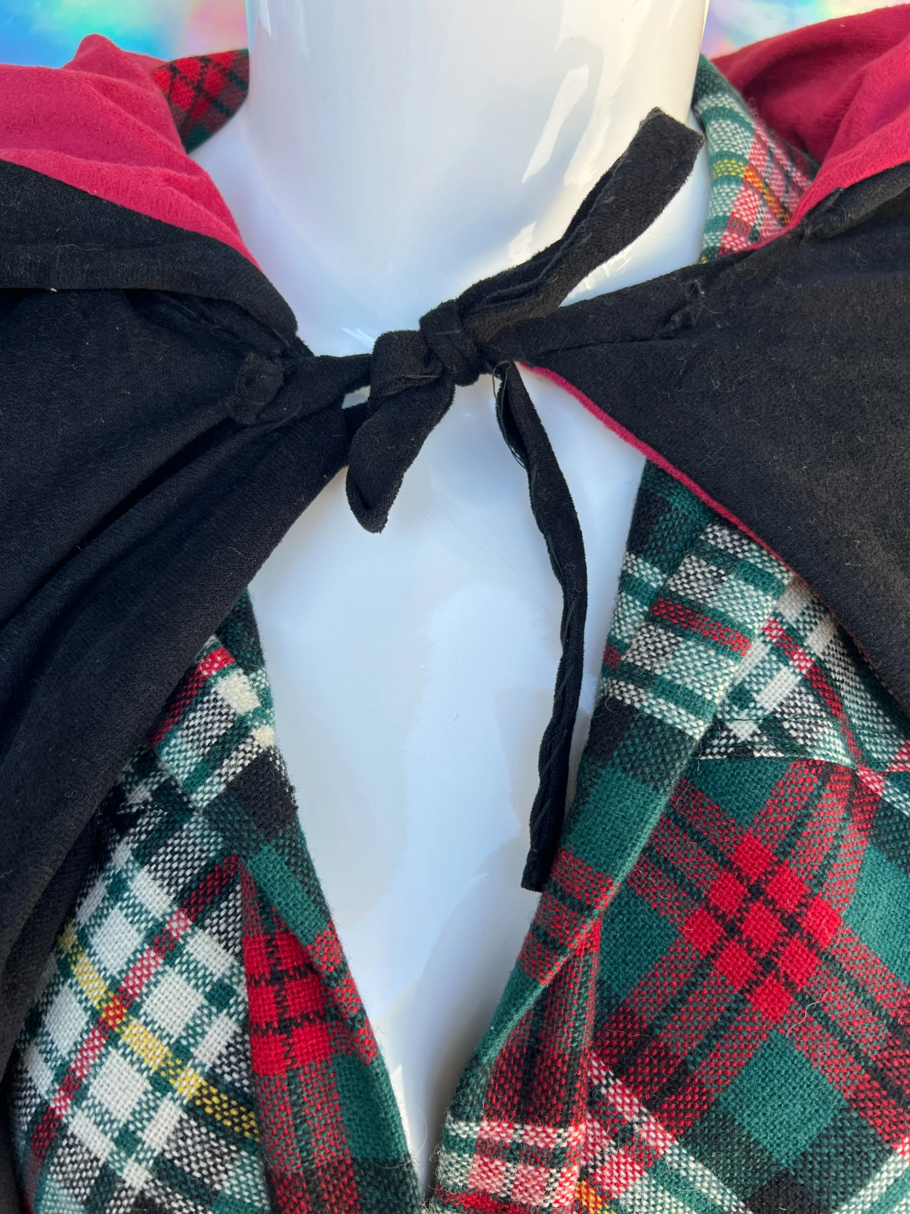 Black and Red Reversible Long Costume Cape - Image 6