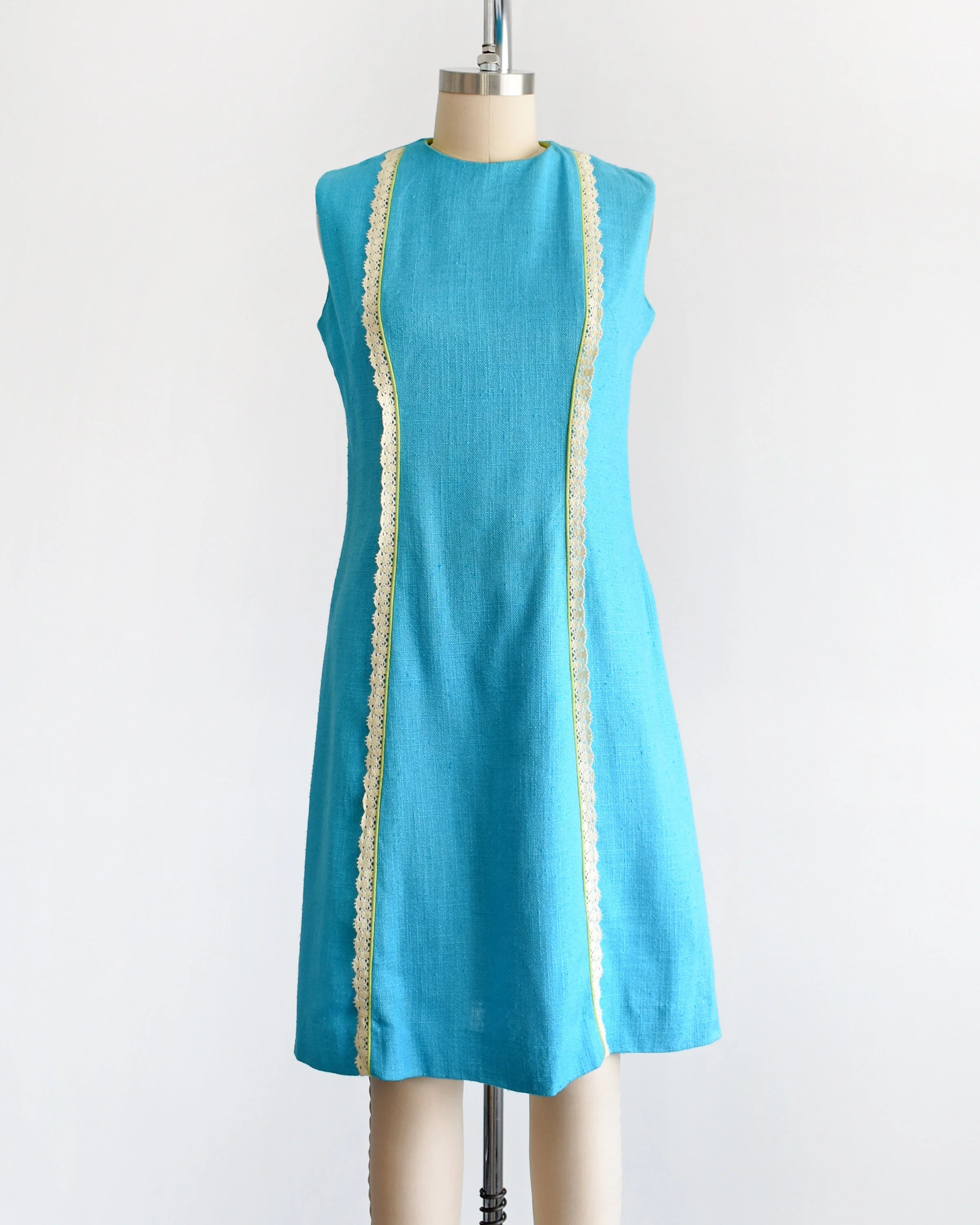 Blue Mod Scooter Dress Vintage 60s Dress, 70s Shift Linen Dress with White Eyelet Lace and Green Trim, Small Medium - Image 4