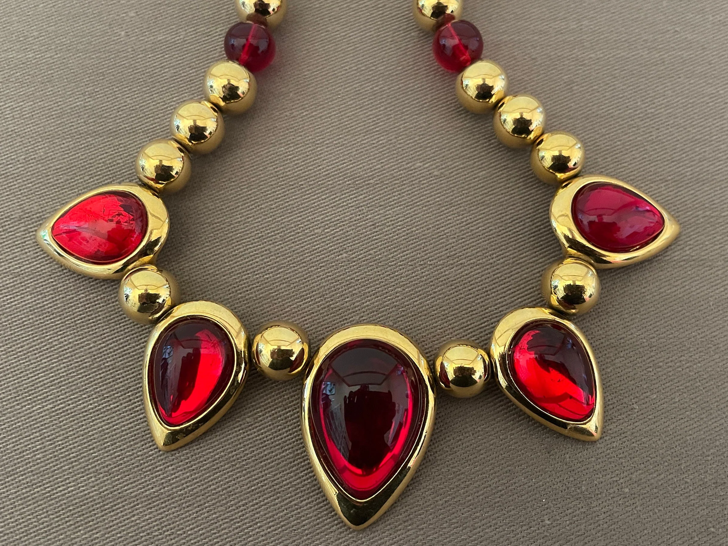 Bookpiece Red Ruby Lucite Cabochon Jewels of India Moghul Signed Statement Necklace by Napier - Image 2
