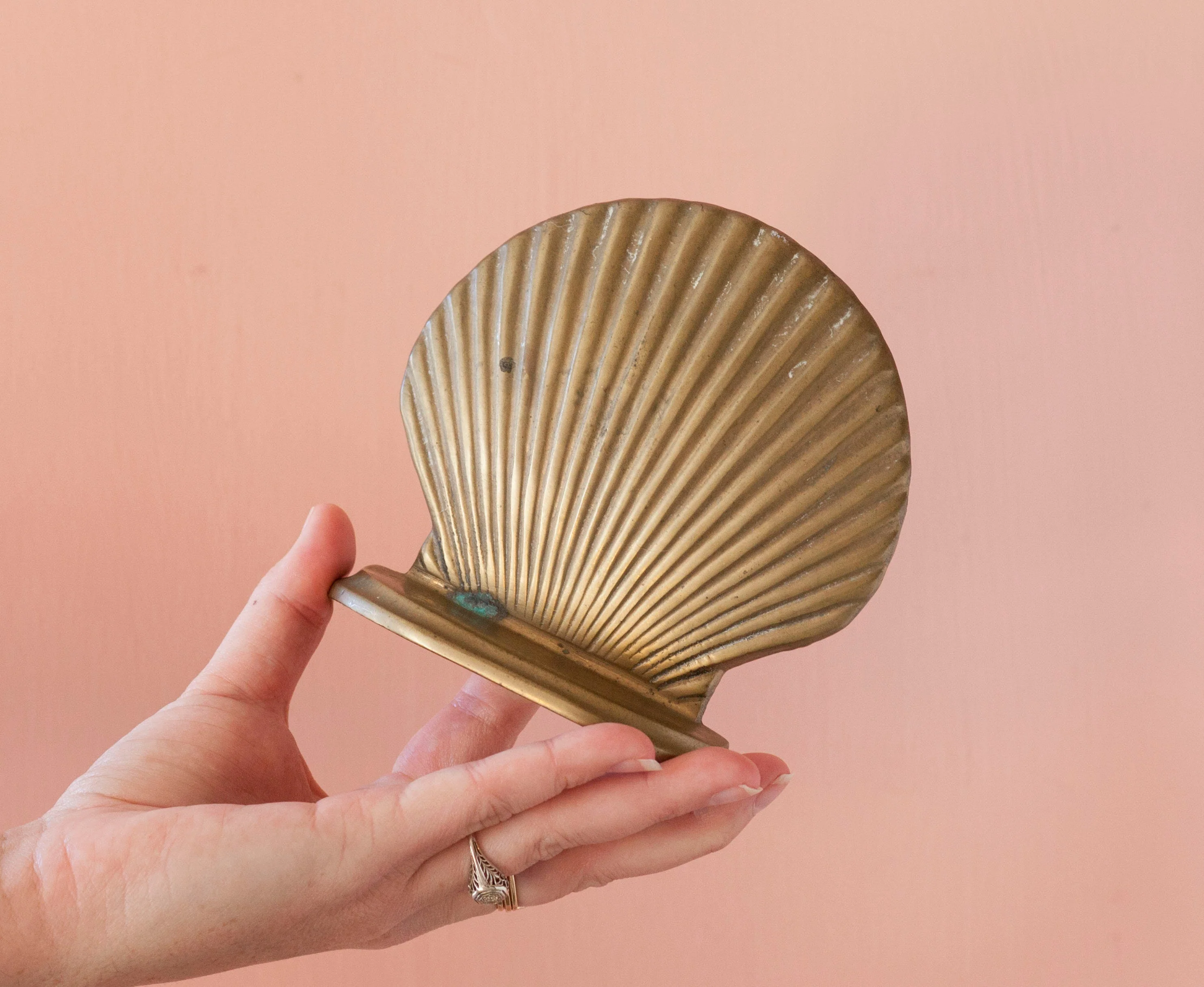 Brass Seashell Bookend Single with Patina Coastal Gran Shelf Decor Light Academia Office Library Accessory - Image 2