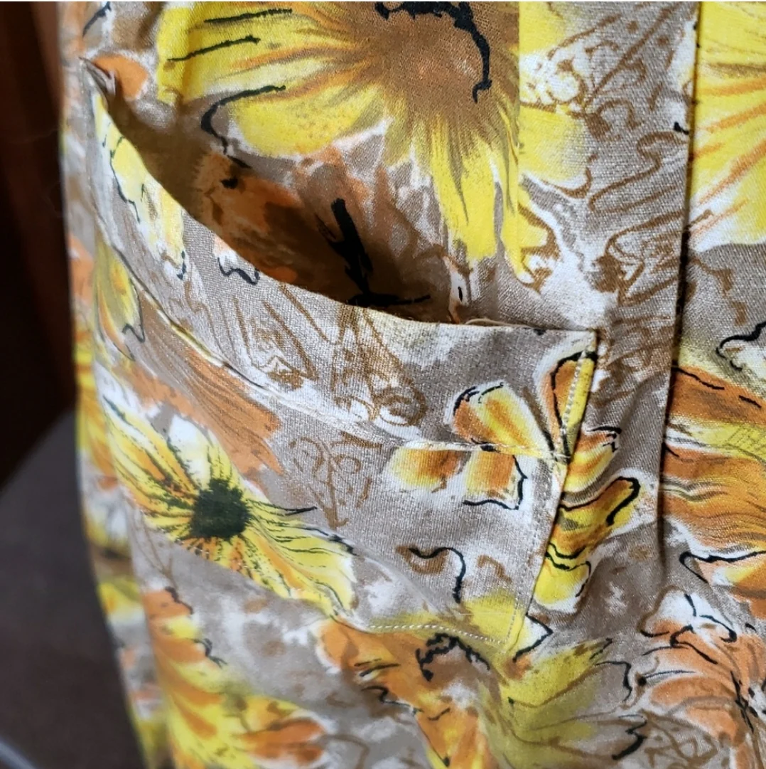 Brn/yel/org Floral Print Hostess Half Apron - Image 3