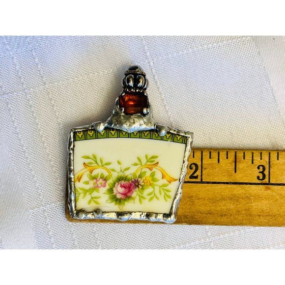 Broken China Pendant From Vintage F and B Charm Pattern Japan Plate by Meito - Image 6