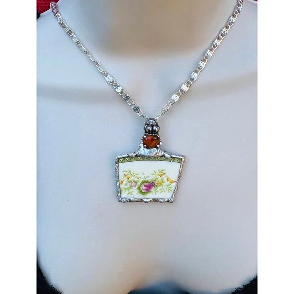 Broken China Pendant From Vintage F and B Charm Pattern Japan Plate by Meito - Image 7