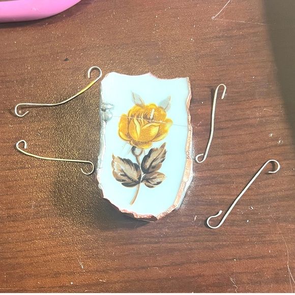 Broken China Pendant Handcrafted with Yellow Rose Vintage Harmony House Japan Plate - Image 12
