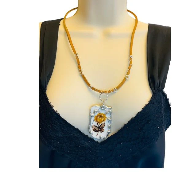 Broken China Pendant Handcrafted with Yellow Rose Vintage Harmony House Japan Plate - Image 4
