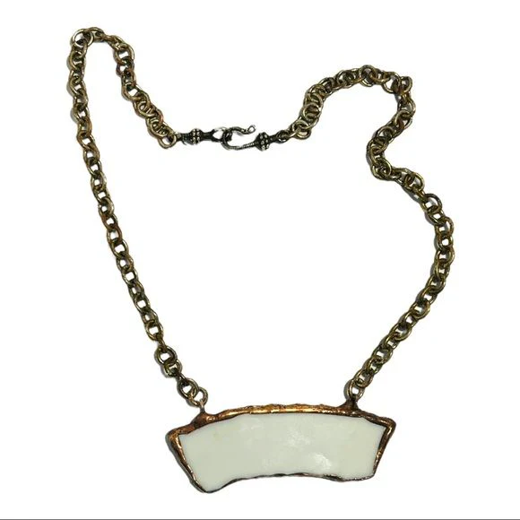 Broken China Pendant Necklace The Ruby-Throated Hummingbird Plate by Lena Liu - Image 3
