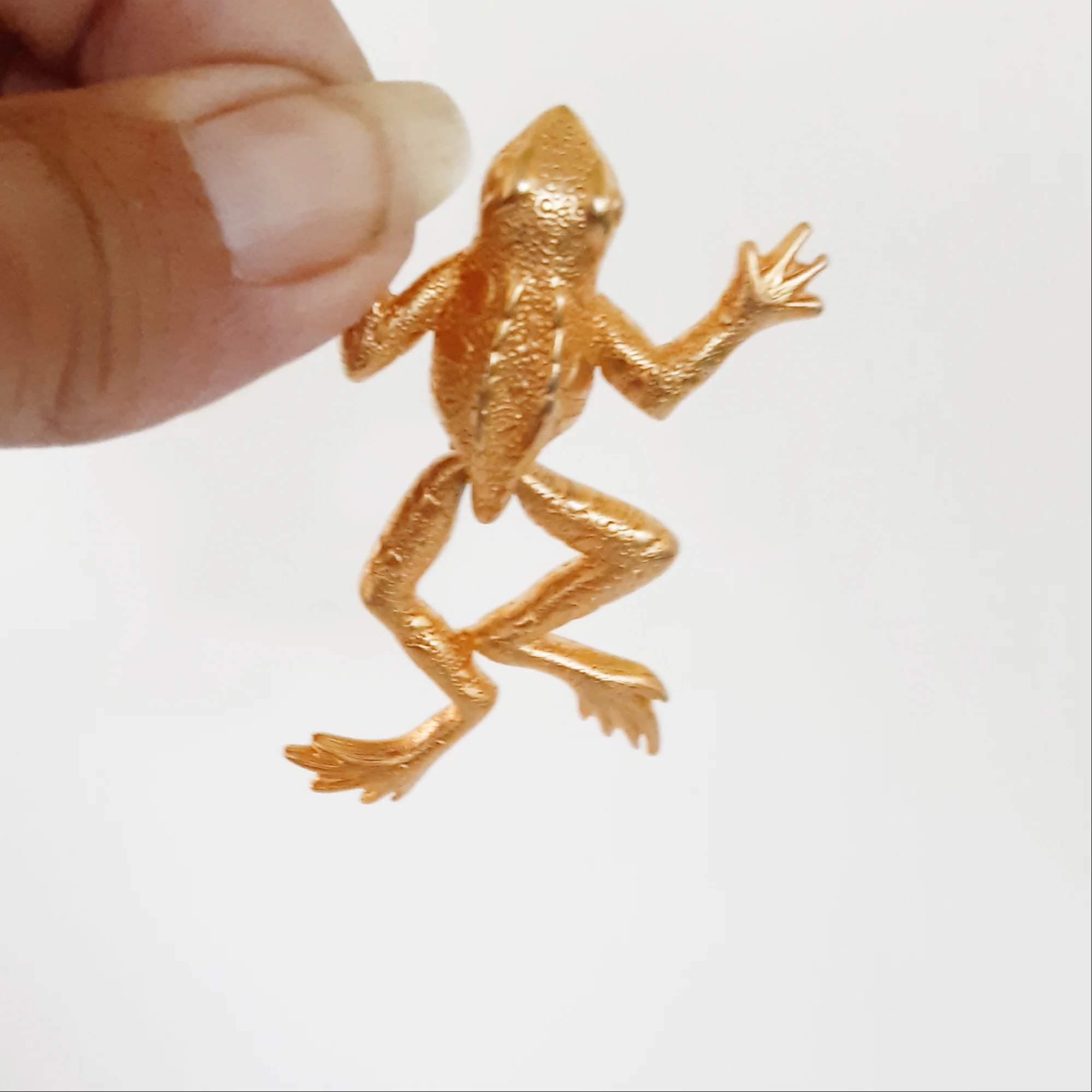 Brooch Pin Goldtone Frog Toad Skinny Articulated By J J Jonette - Image 3