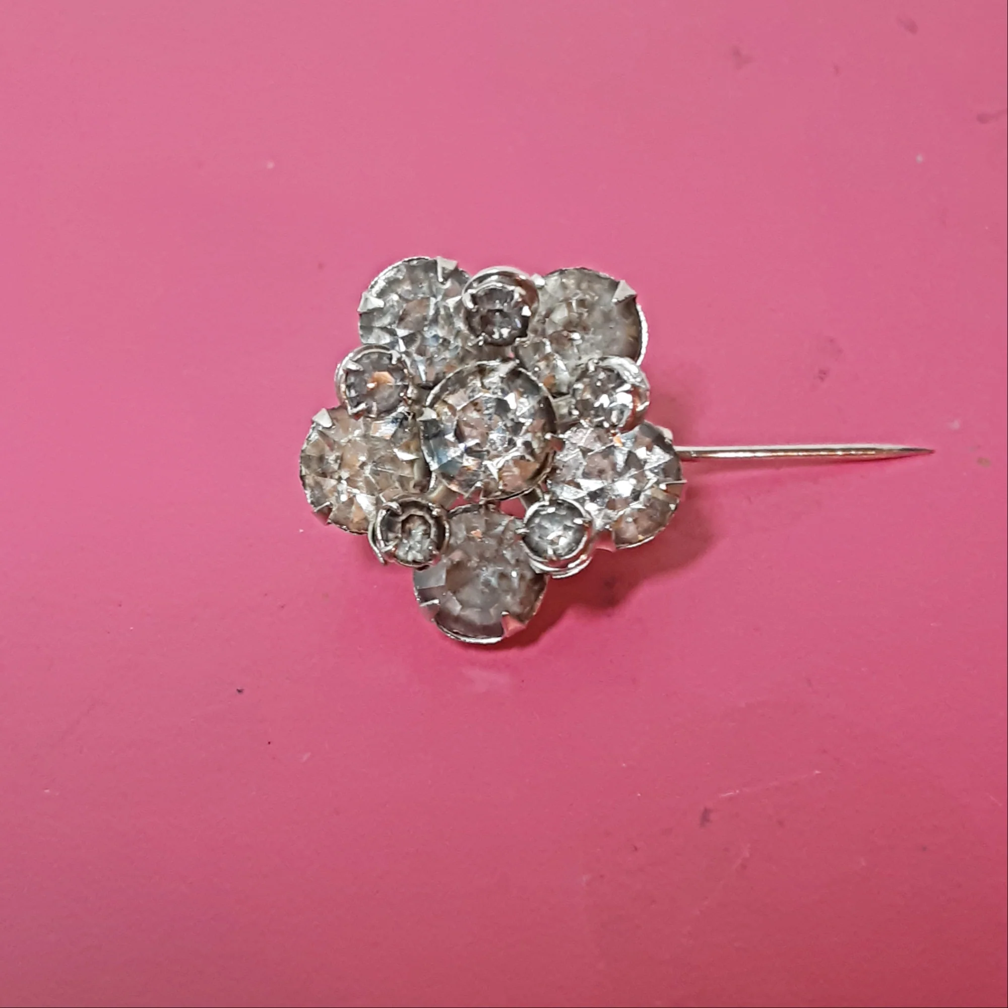 Brooch Tiny Rhinestones Scatter Pin - Image 3