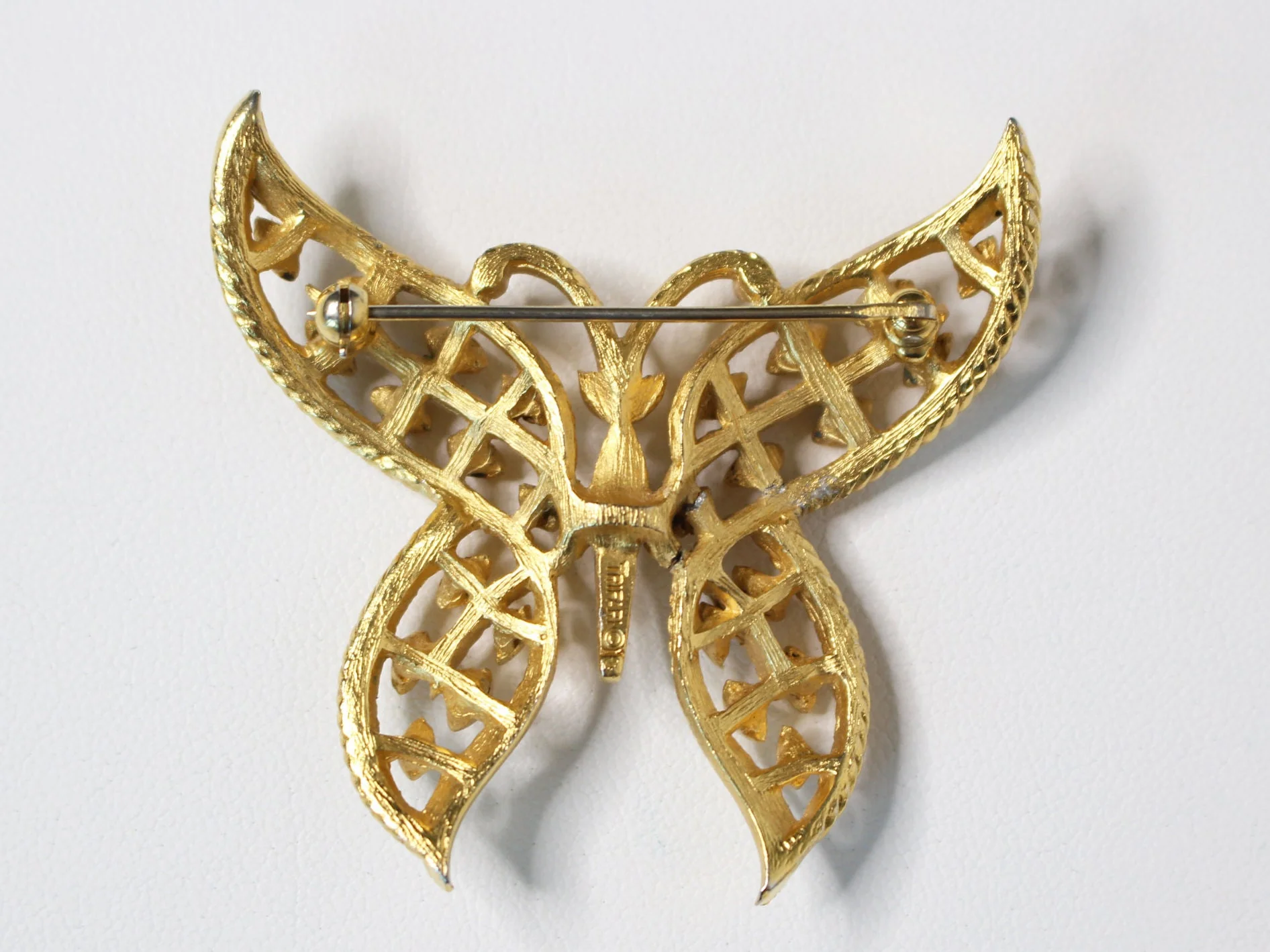 Butterfly Brooch Ornate Gold Tone Brooch Butterfly Pin by Trifari - Image 3