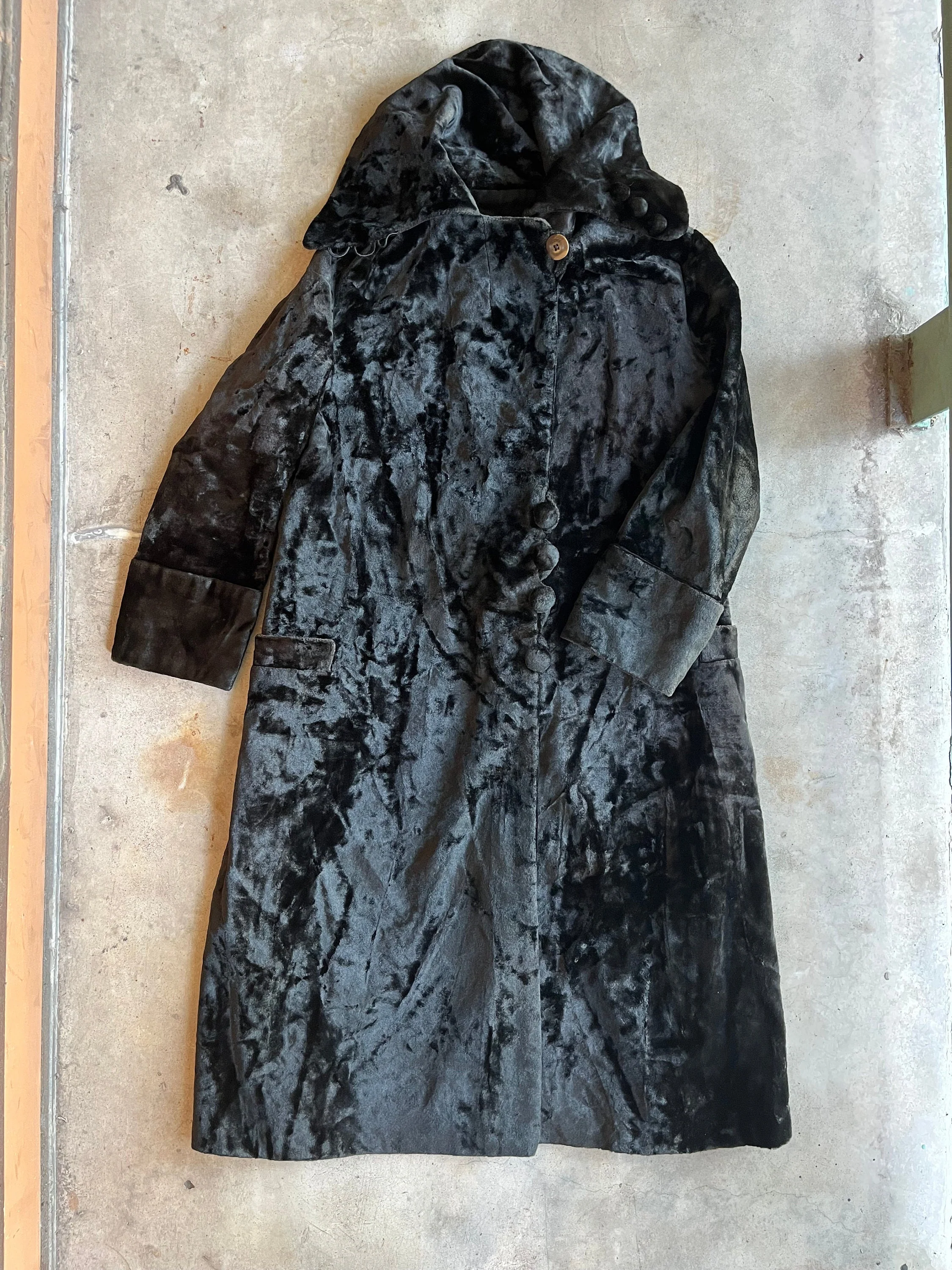 C. 10s-20s Faux Seal Plush Coat Antique Clothing Edwardian Jacket Historical Fashion - Image 2