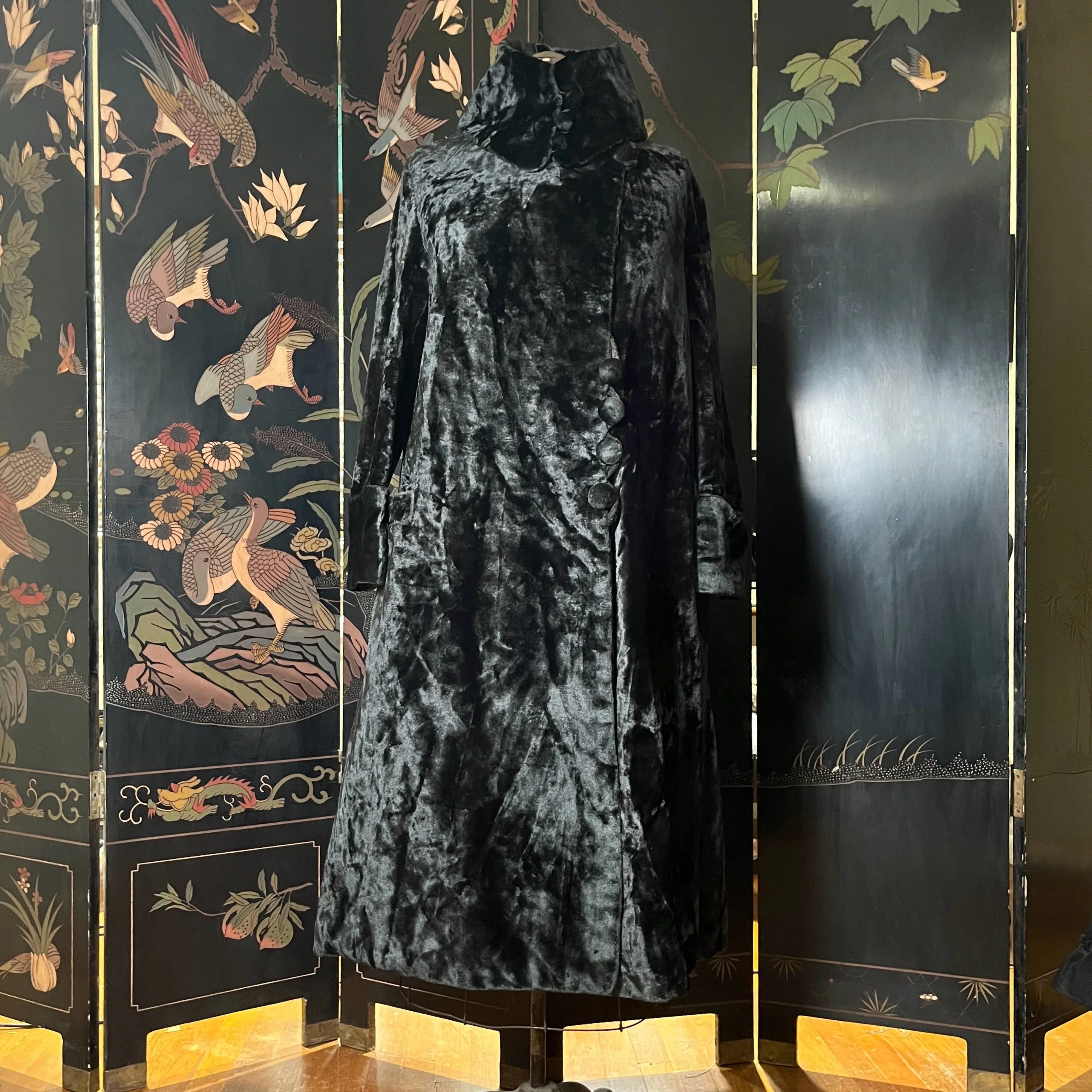 C. 10s-20s Faux Seal Plush Coat Antique Clothing Edwardian Jacket Historical Fashion - Image 3