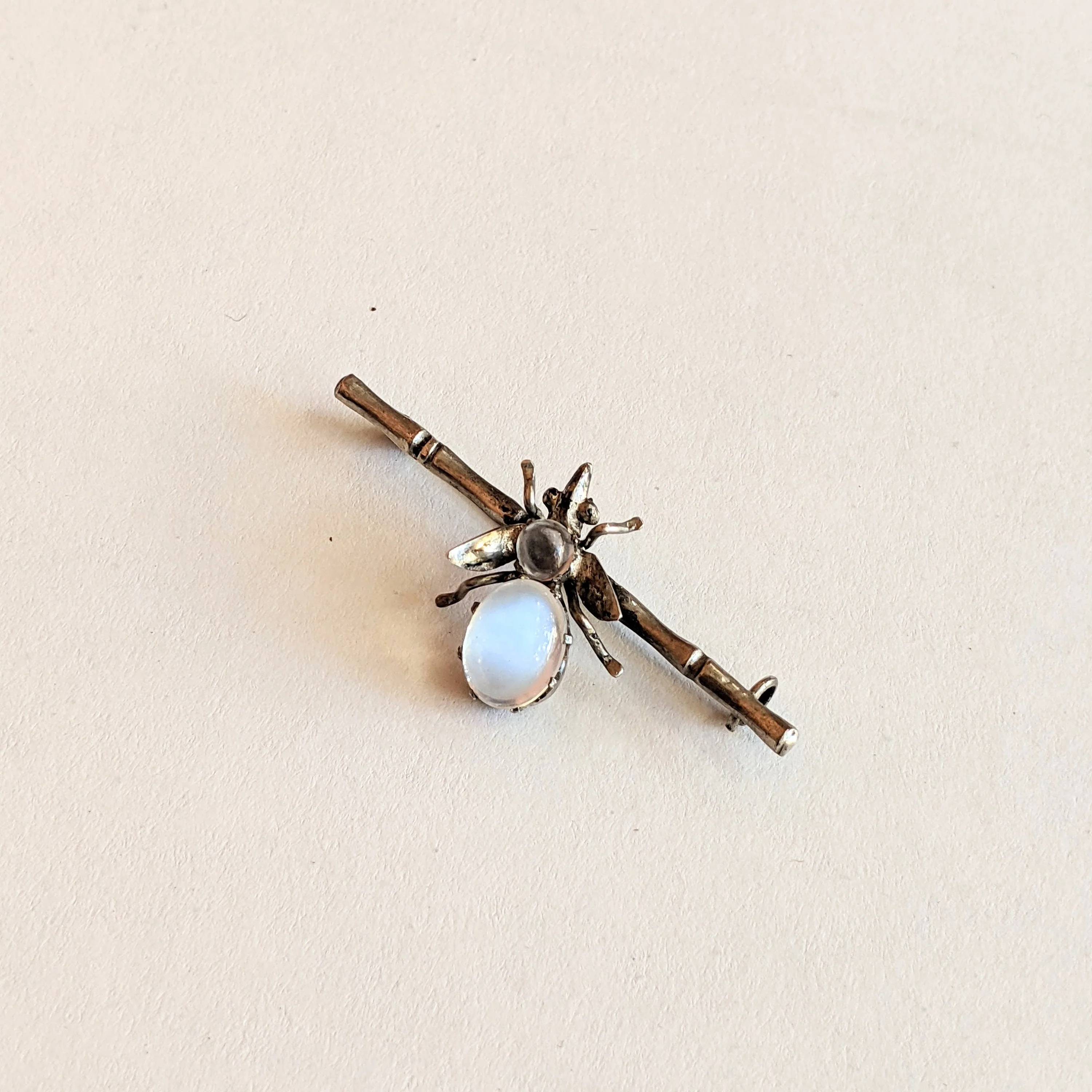 C. 10s-20s Sterling Silver Moonstone Fly Brooch Antique Edwardian Insect Bug Jewerly - Image 3