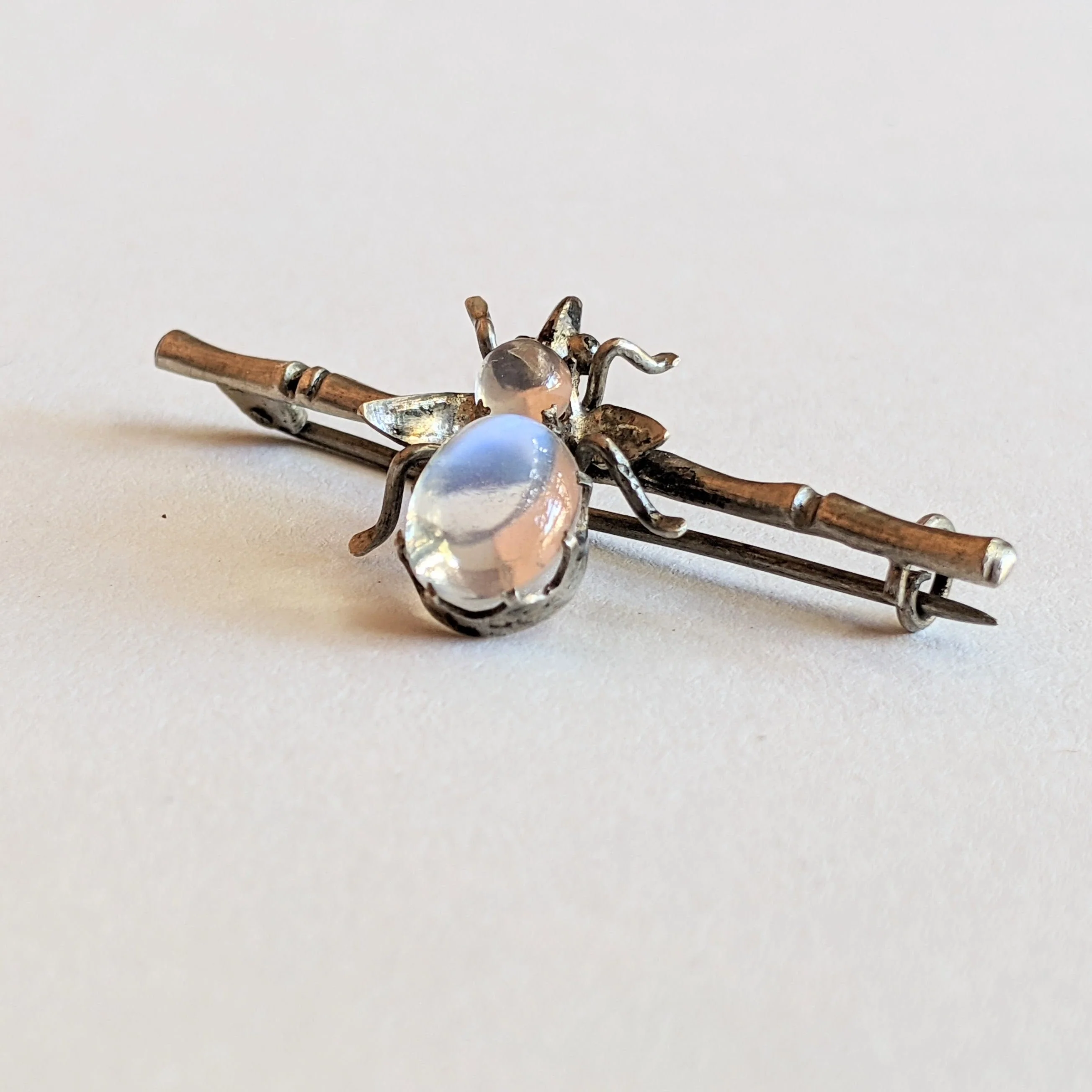 C. 10s-20s Sterling Silver Moonstone Fly Brooch Antique Edwardian Insect Bug Jewerly - Image 4