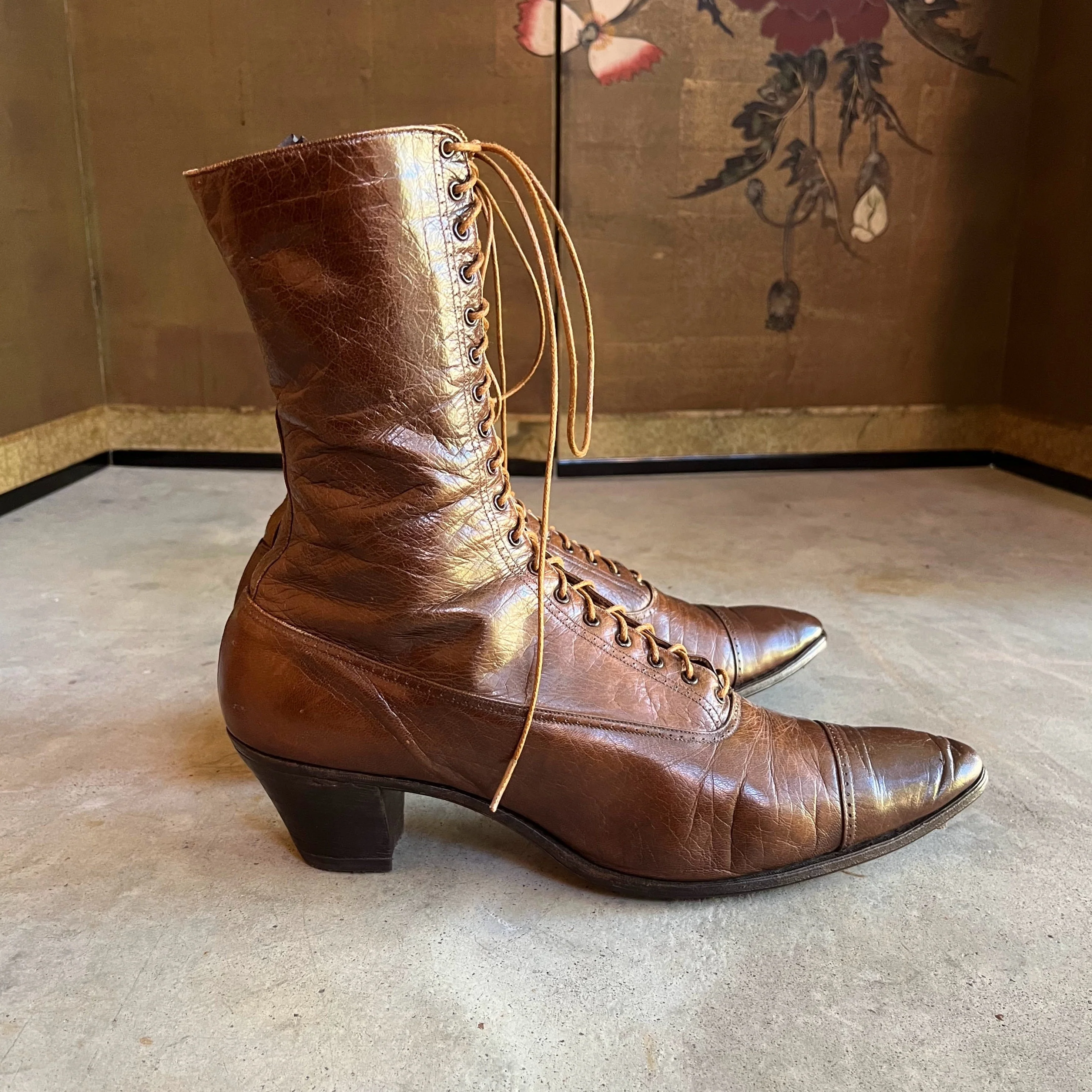 C. 10s Brown Boots Approx Sz 8. 5-9 Antique Clothing Victorian Shoes Edwardian Historical Fashion - Image 2