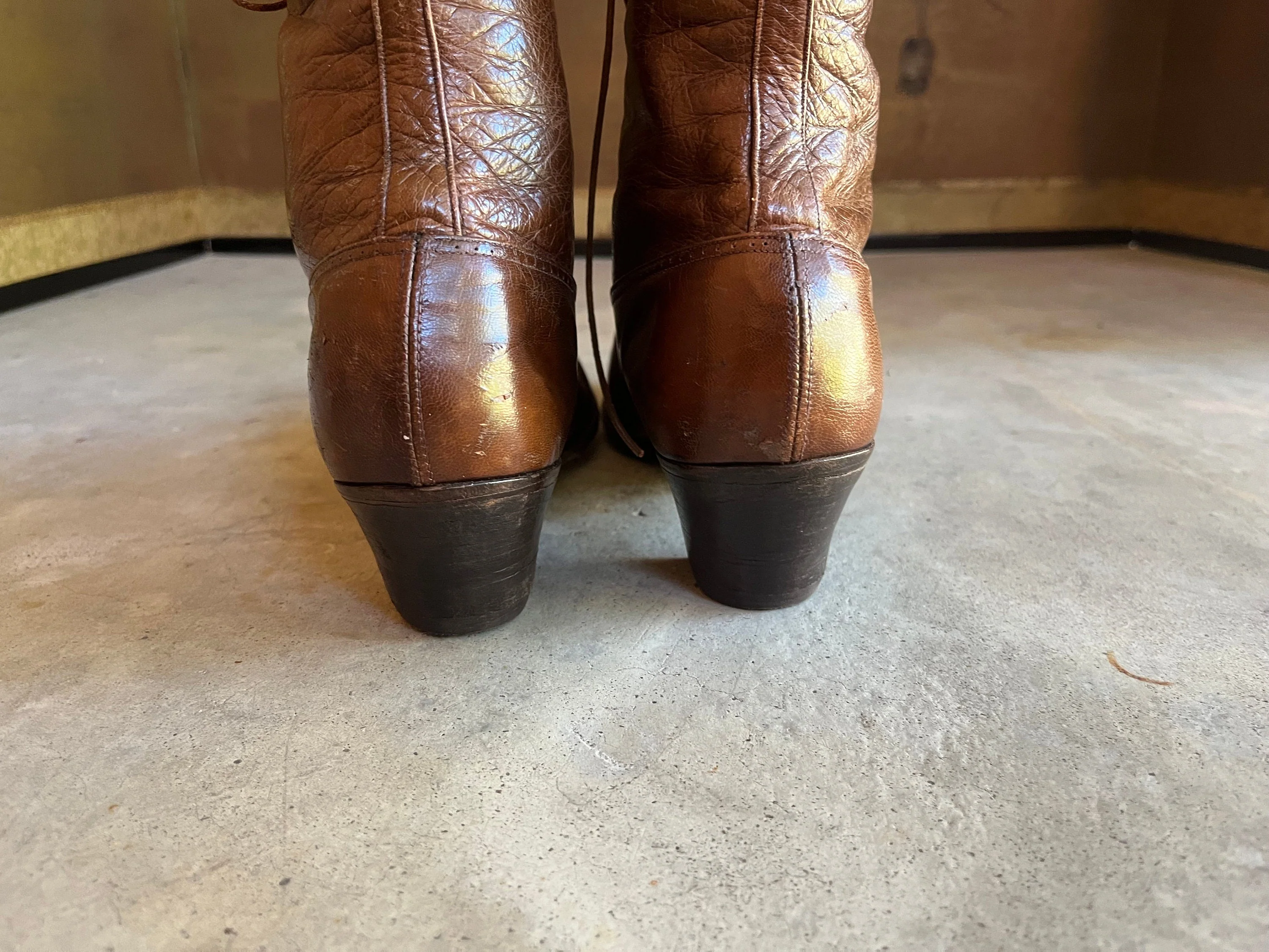 C. 10s Brown Boots Approx Sz 8. 5-9 Antique Clothing Victorian Shoes Edwardian Historical Fashion - Image 7