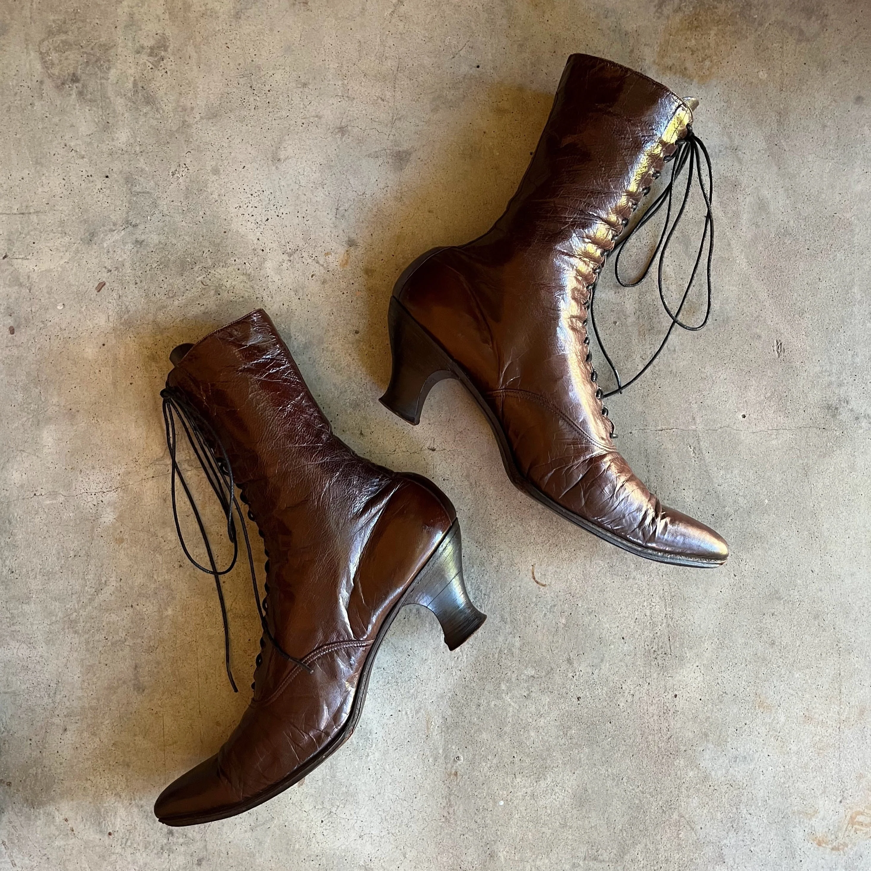 C. 10s Louis Heel Brown Boots Approx Sz 7-7. 5 Antique Victorian Boots Edwardian Shoes Historical Fashion - Image 2