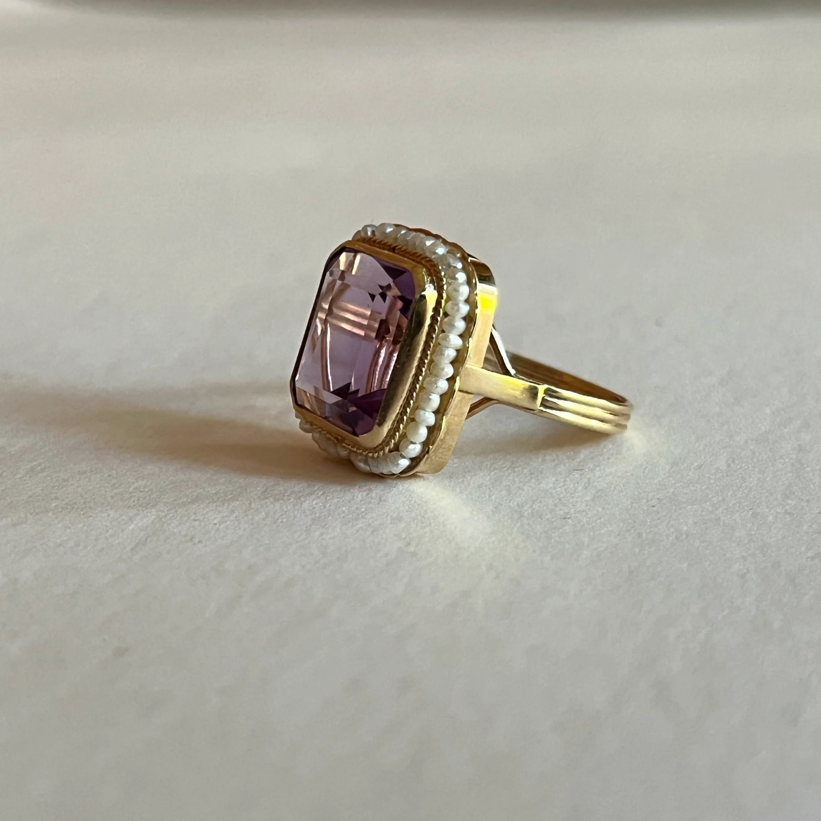 C. 30s-40s 14k Yellow Gold Amethyst Ring Vintage Art Deco Jewelry - Image 3