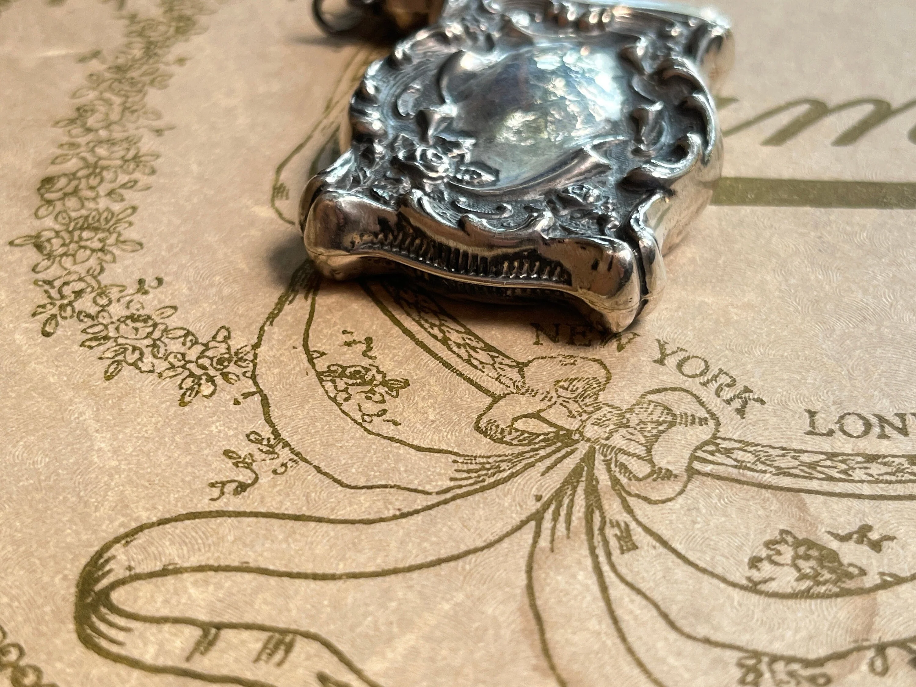 C. Edwardian-10s Sterling Silver Match Safe Pendant Antique Victorian Edwardian Jewelry - Image 4