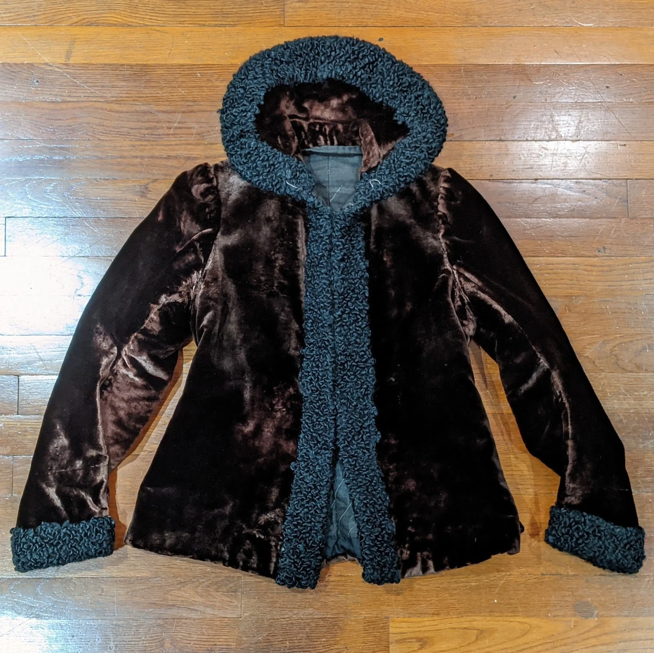 C. Edwardian Silk Velvet Lambsool Jacket Antique Edwardian Coat Historical Fashion - Image 2