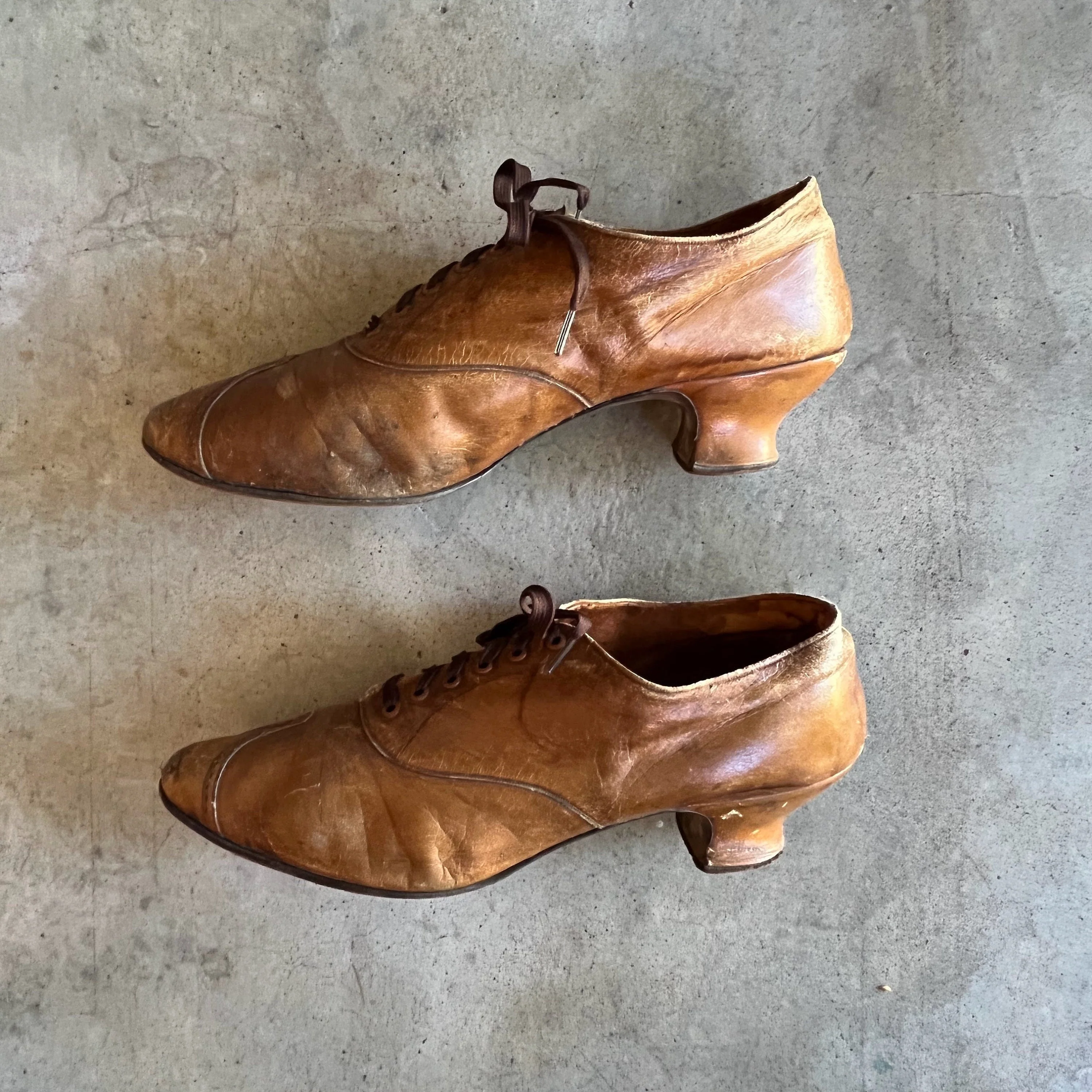 C. Victorian-Edwardian Brown Oxfords Approx Sz 7 Antique Victorian Edwardian Shoes Historical Fashion Clothing - Image 5