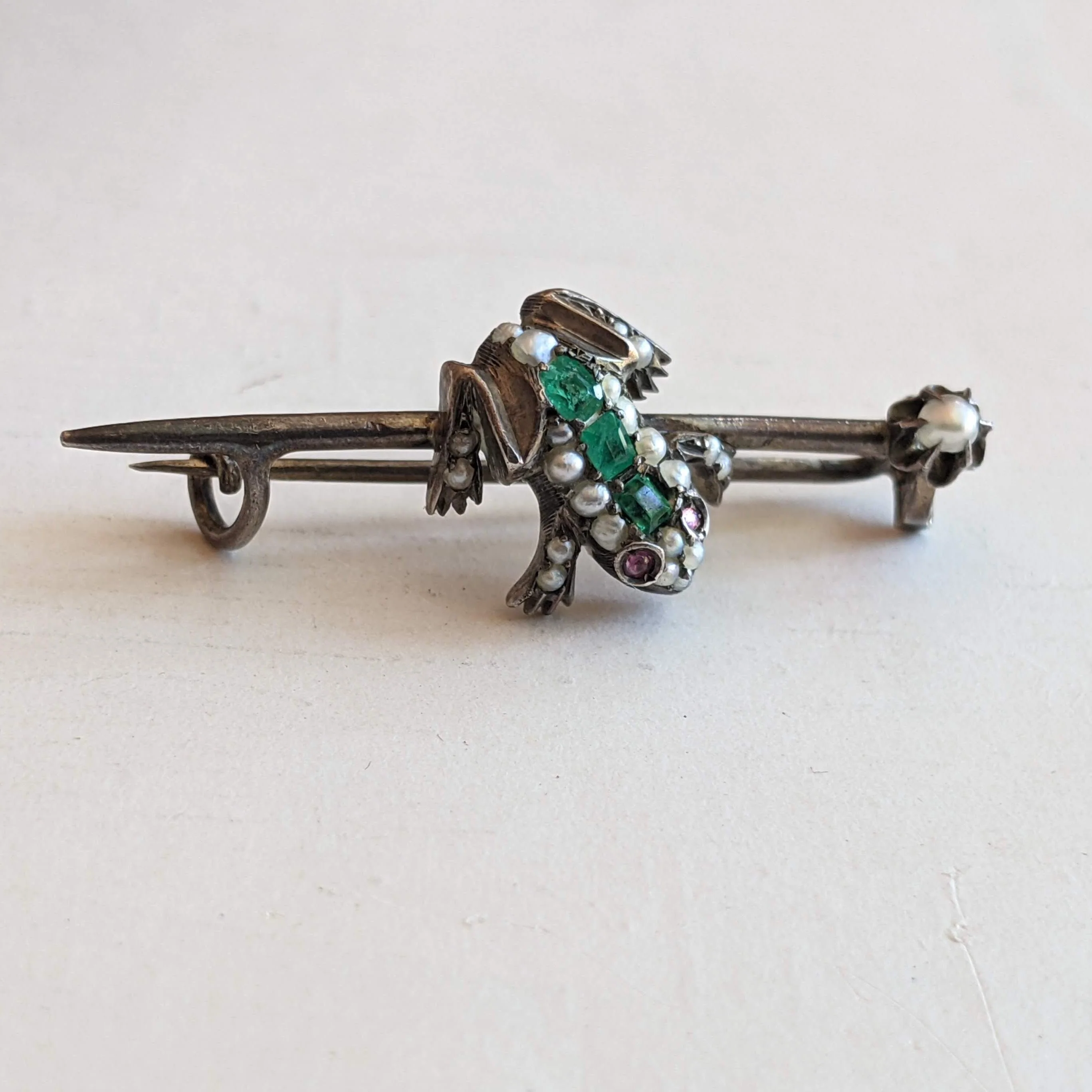 C. Victorian-Edwardian Silver Frog Brooch Antique Victorian Edwardian Animal Jewelry Pin - Image 3