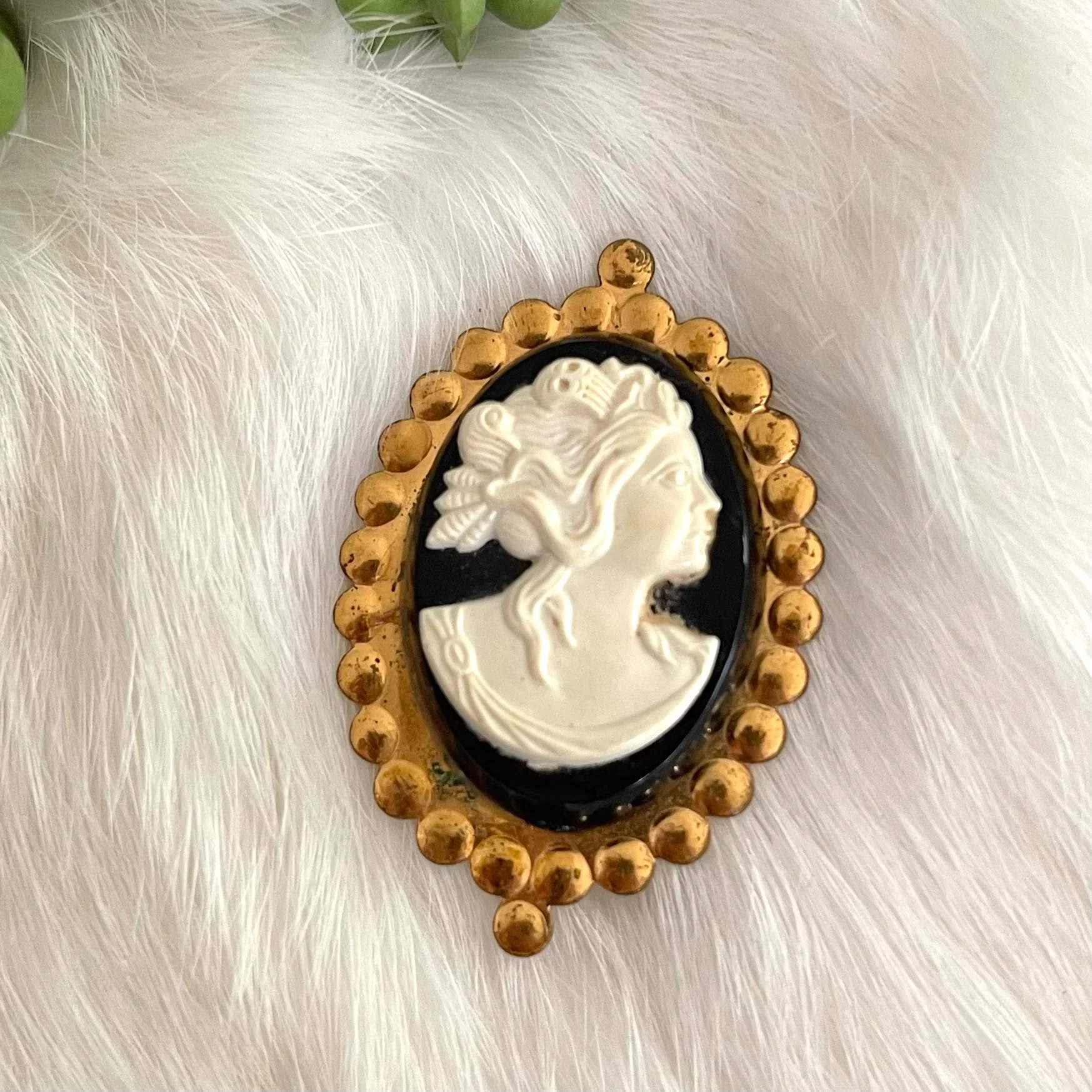 Cameo Brooch - Image 4