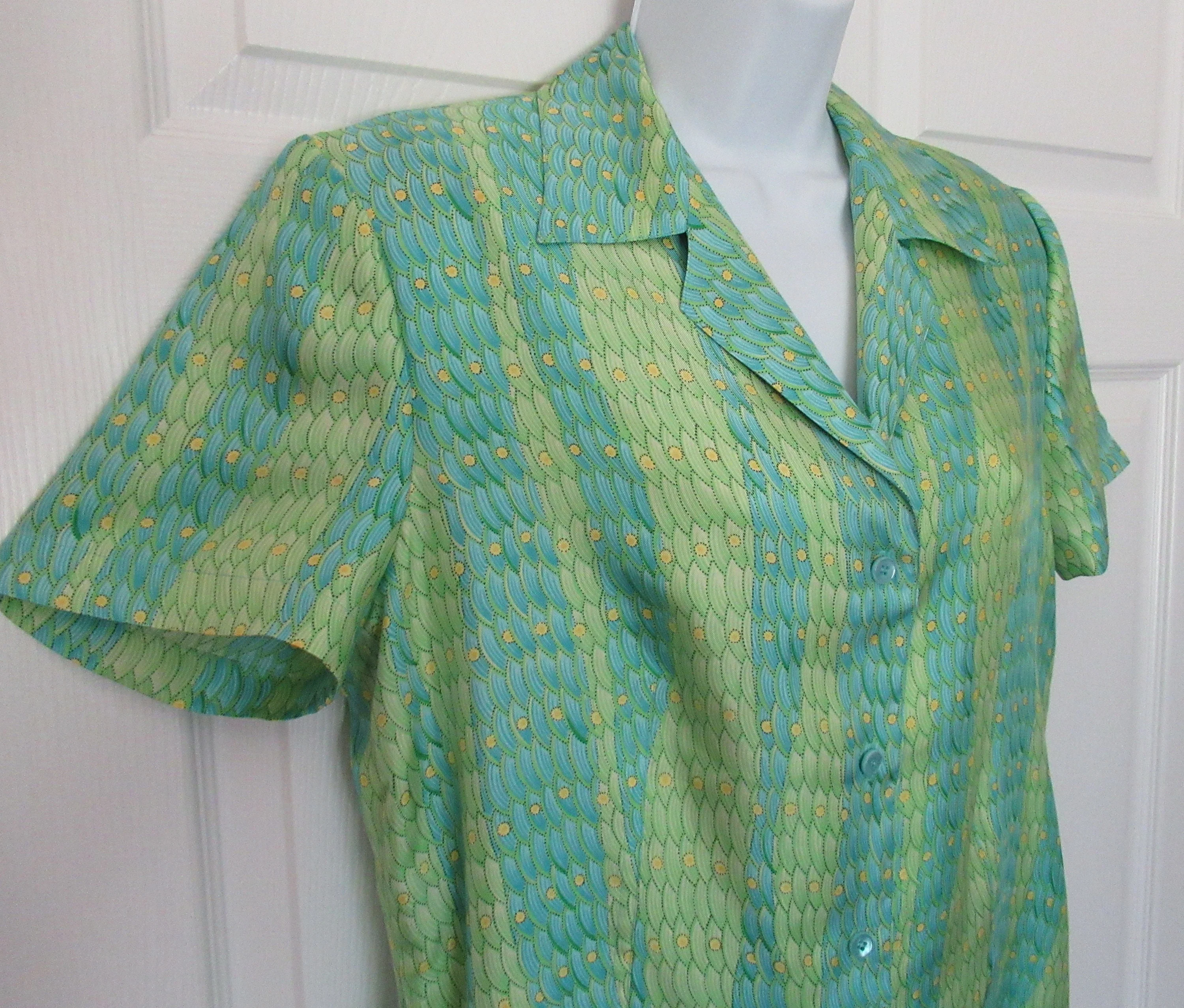 Carlisle Blouse Silk Greenteal Made In British Crown Colony of Hong Kong 8 Front Buttons Short Sleeve Collar by Carlisle - Image 4