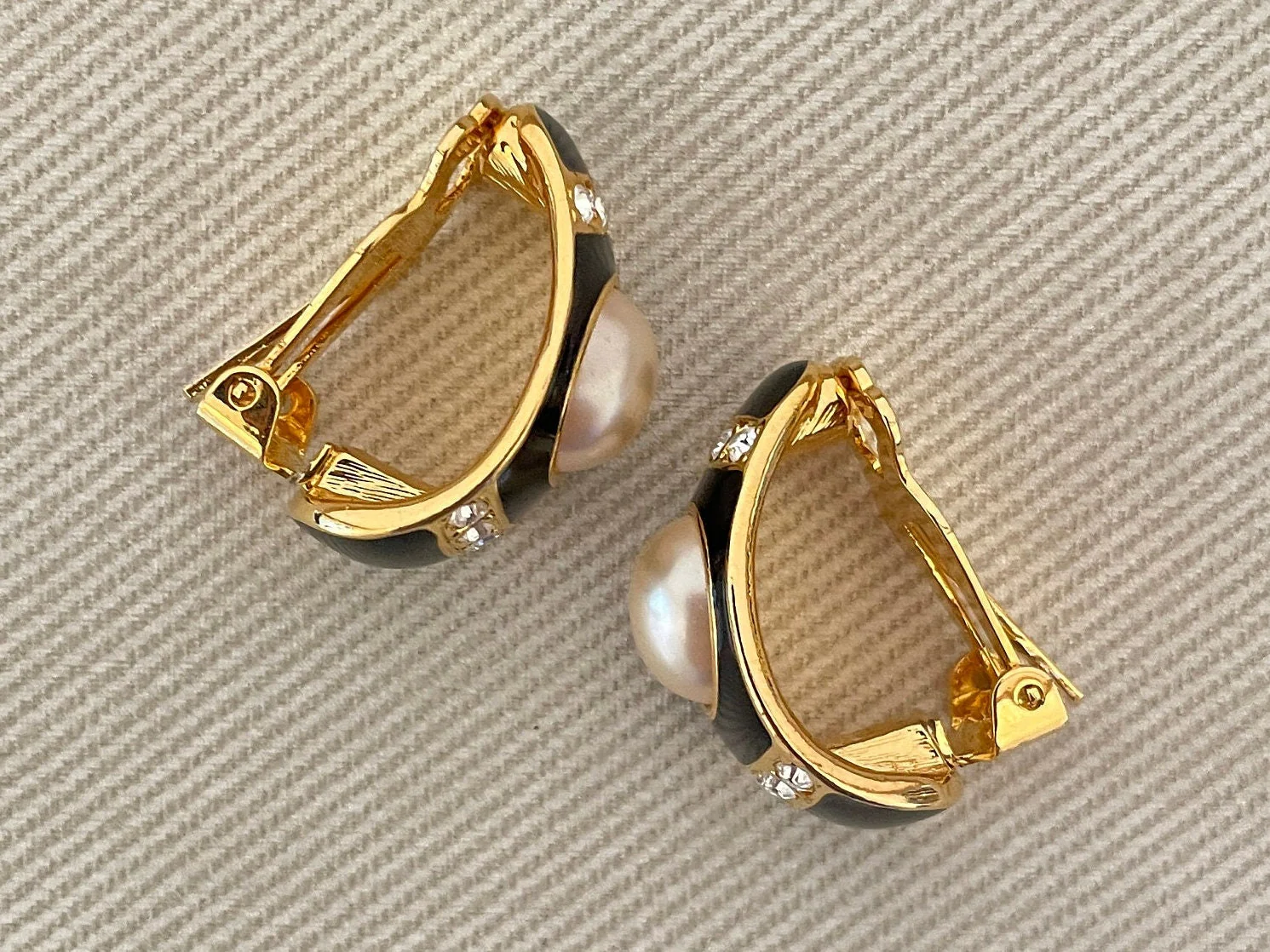 Chic Joan Rivers Signed Pearl Cabochon and Black Enamel Clip-On Half Hoop Statement Earrings by Joan Rivers - Image 2