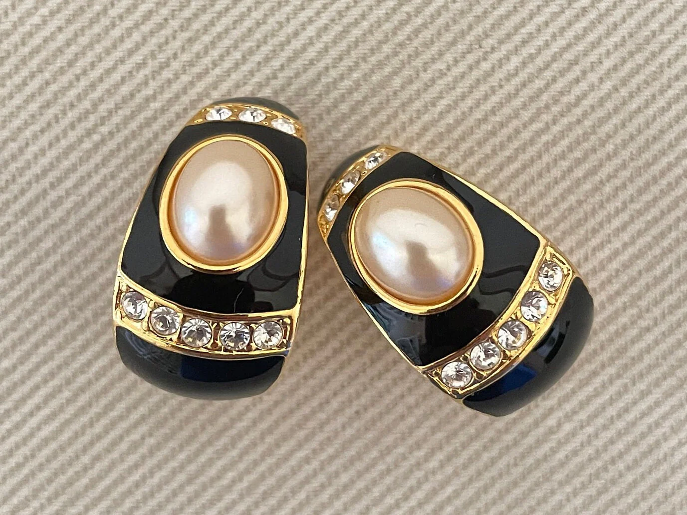 Chic Joan Rivers Signed Pearl Cabochon and Black Enamel Clip-On Half Hoop Statement Earrings by Joan Rivers - Image 4