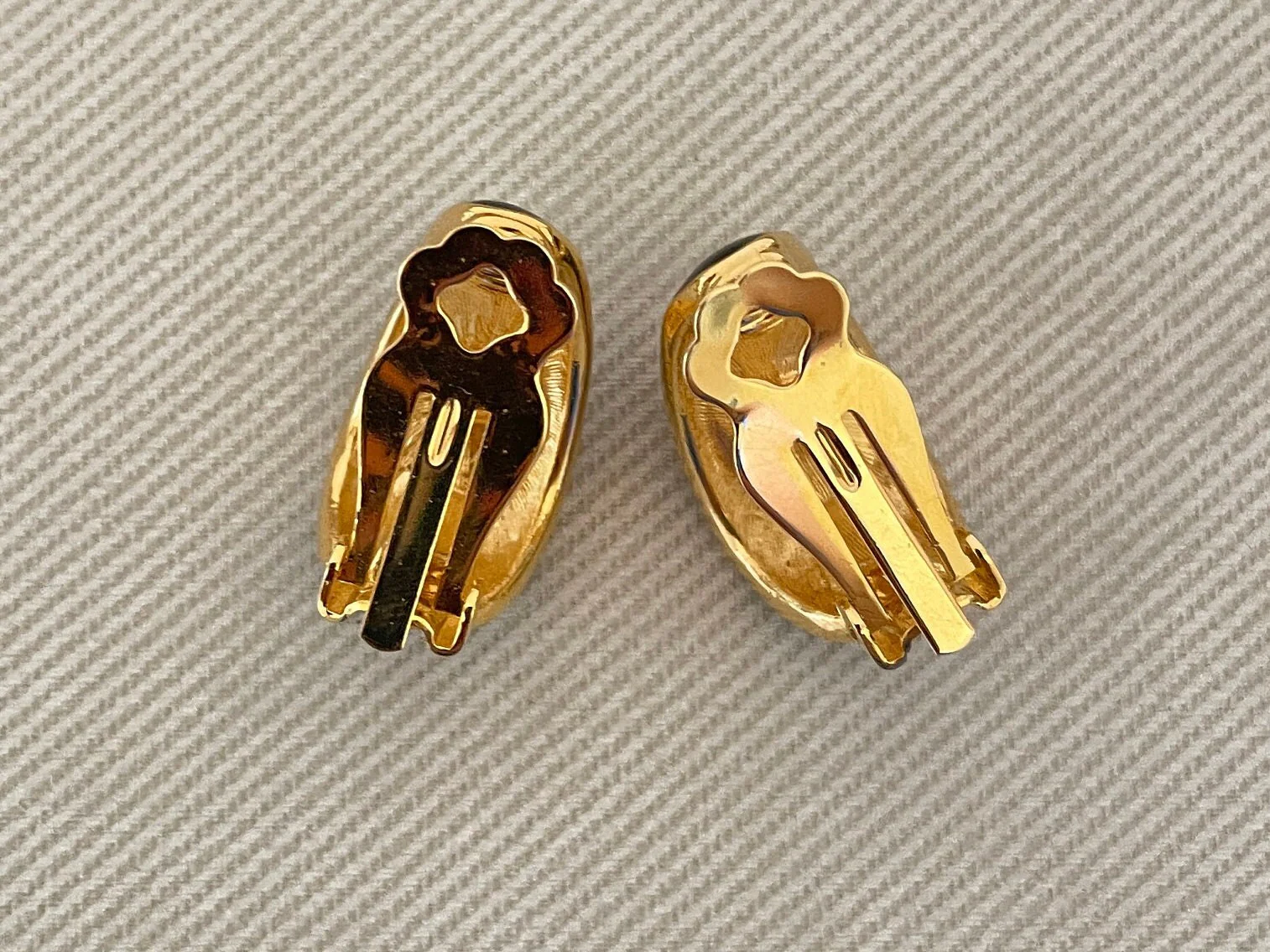 Chic Joan Rivers Signed Pearl Cabochon and Black Enamel Clip-On Half Hoop Statement Earrings by Joan Rivers - Image 5