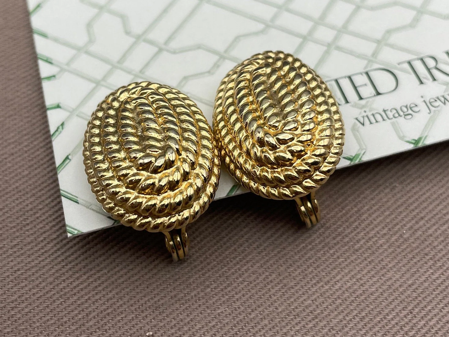 Chic Signed Braided Gold Oval Clip On Statement Earrings and Brooch Jewelry Set by Monet - Image 3