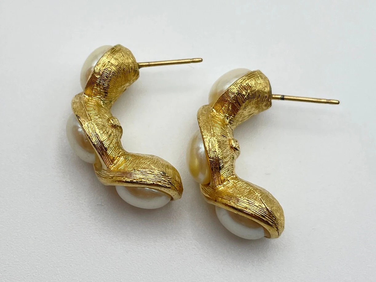 Chic Signed Pearl Half Hoop Vintage Statement Earrings for Pierced Ears by Richelieu - Image 3