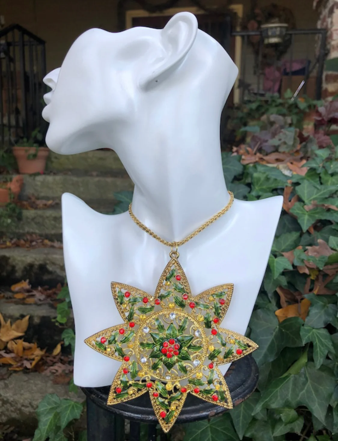 Circa 80s Necklace by Avon - Image 3