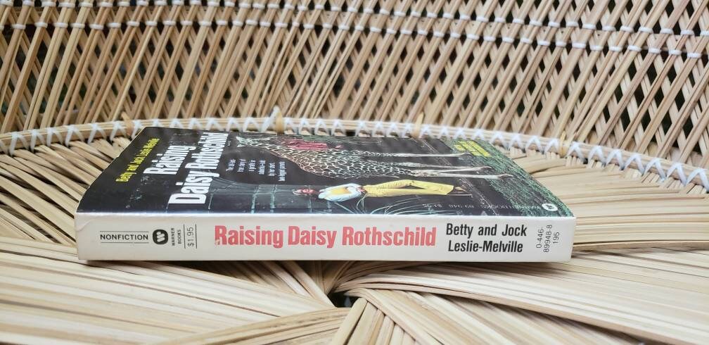 Clearance 1977 Raising Daisy Rothschild True Story About Giraffe Paperback by Betty and Jock Leslie-Melville - Image 8