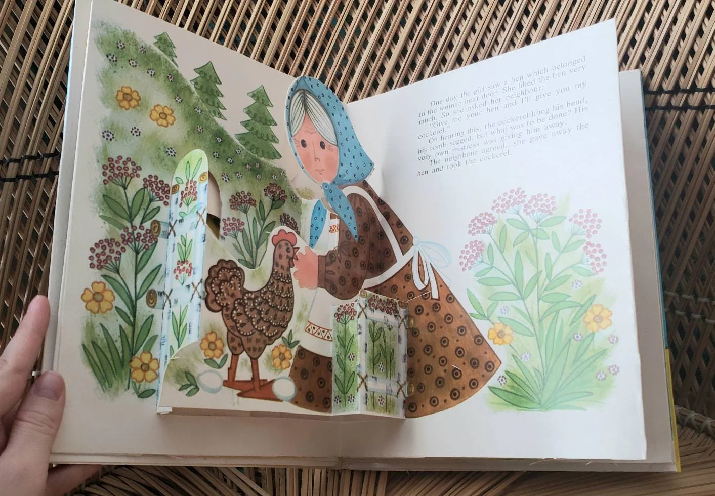 Clearance 1985 Kindly Little Mistress Pop-Up Book by Valentina Oseyeva - Image 4