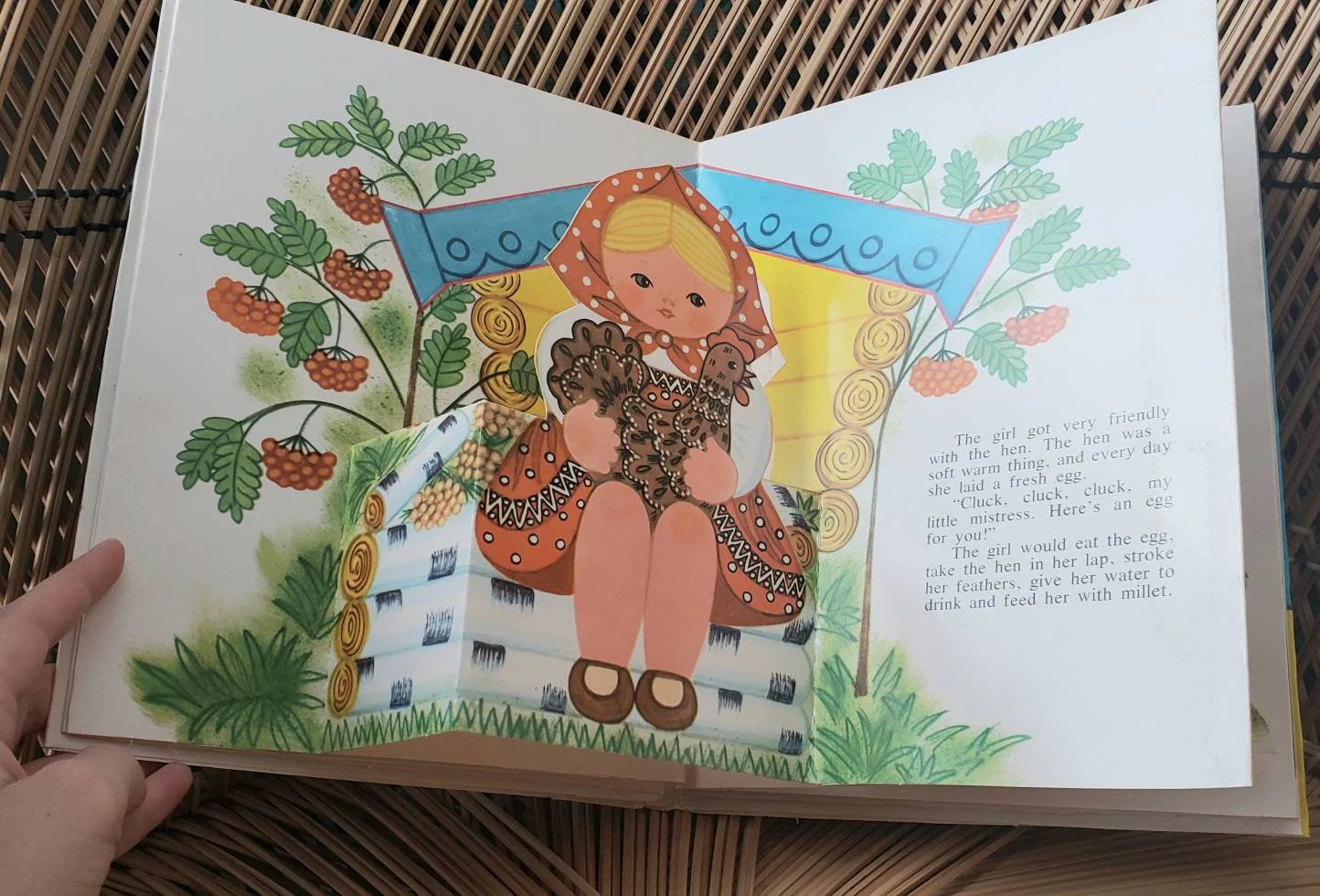 Clearance 1985 Kindly Little Mistress Pop-Up Book by Valentina Oseyeva - Image 5