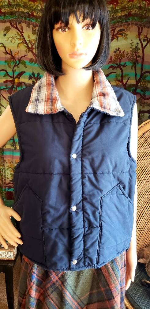 Clearance 70s Navy Blue Puffer Vest with Plaid Lining Lg - Image 2
