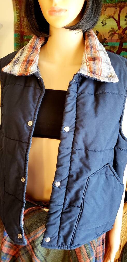 Clearance 70s Navy Blue Puffer Vest with Plaid Lining Lg - Image 4