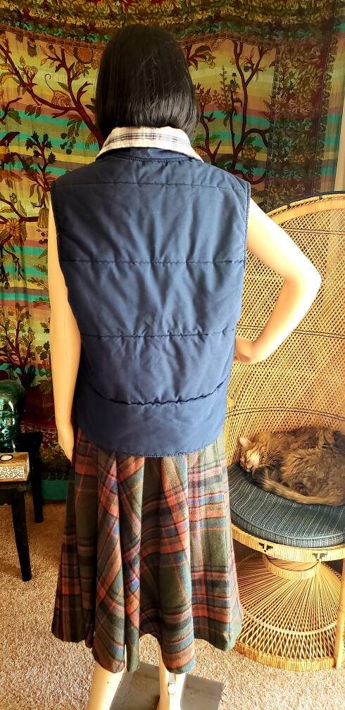 Clearance 70s Navy Blue Puffer Vest with Plaid Lining Lg - Image 9