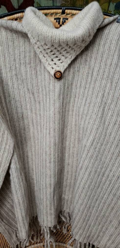 Clearance 70s Neutral Wool Button Collar Poncho One Size - Image 3